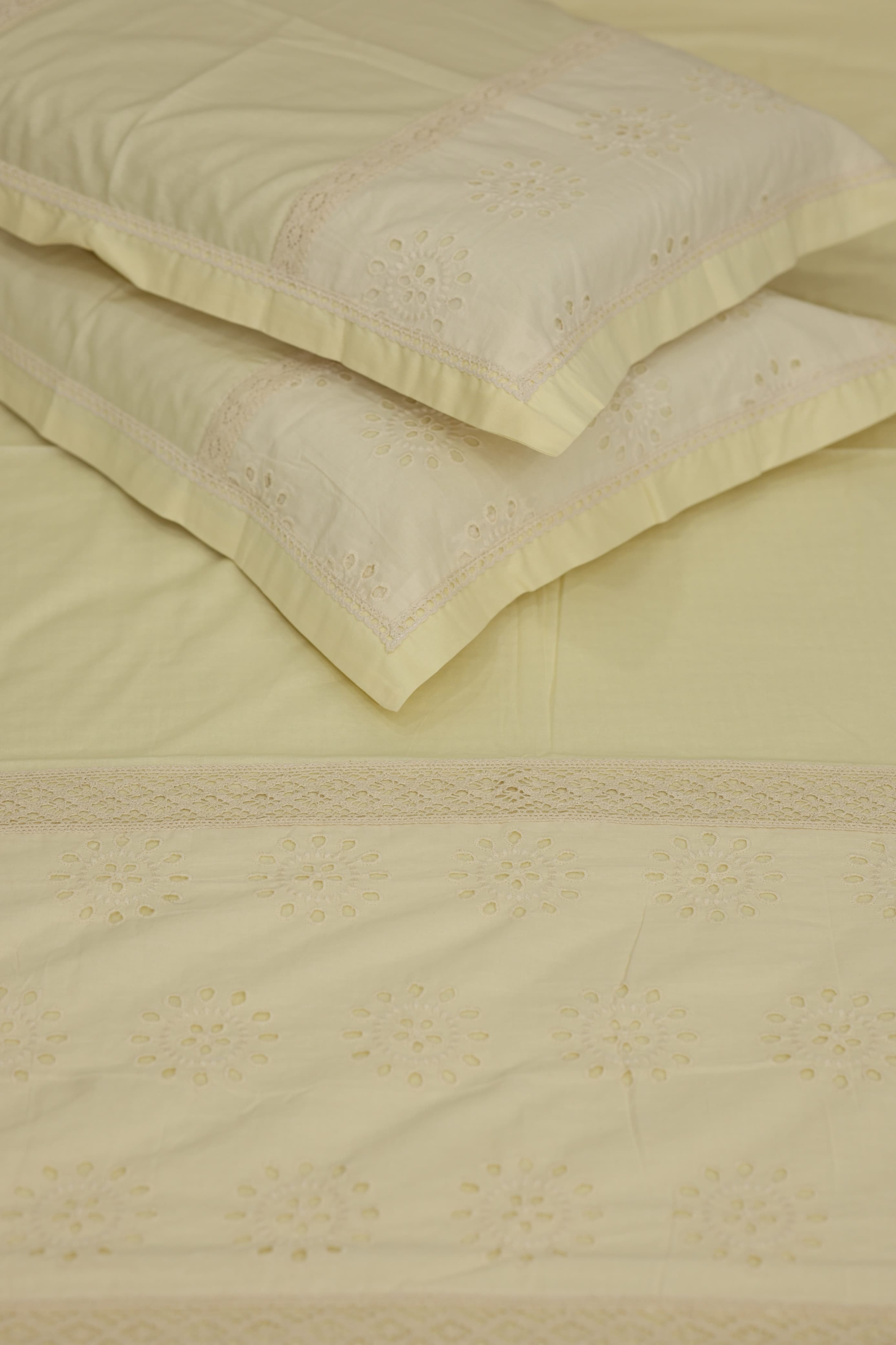 Bedsheets - Premium designer king bedsheets dd lace