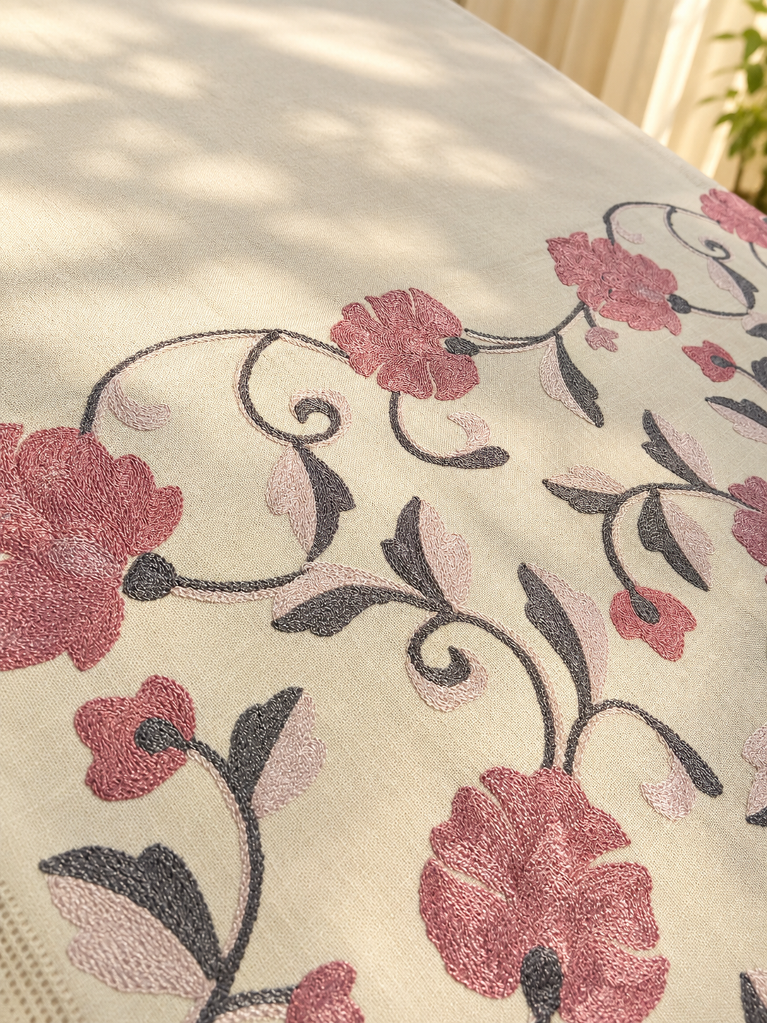 Chair / Sofa back - Embroidery floral