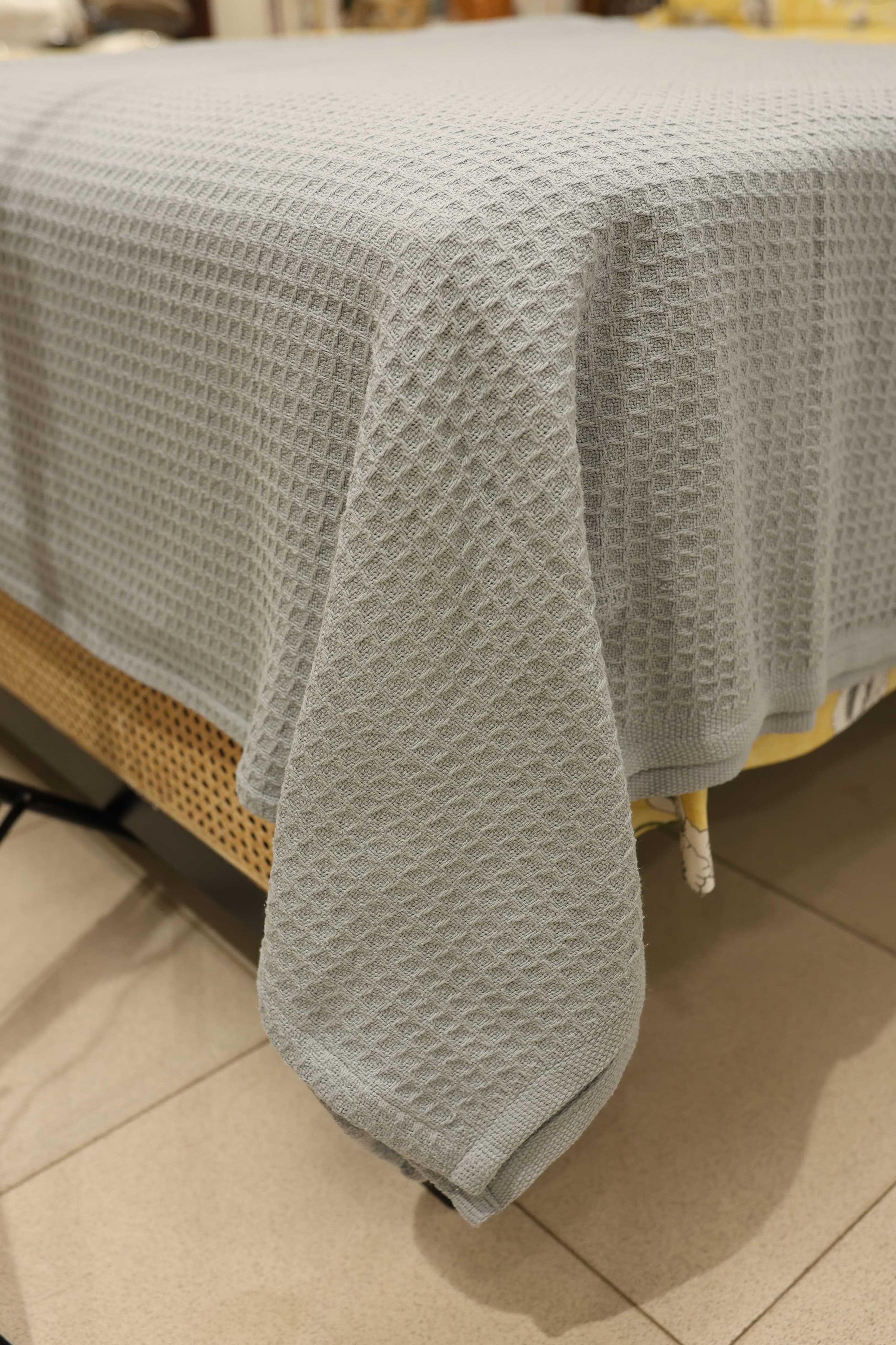 Bedspread queen honey comb