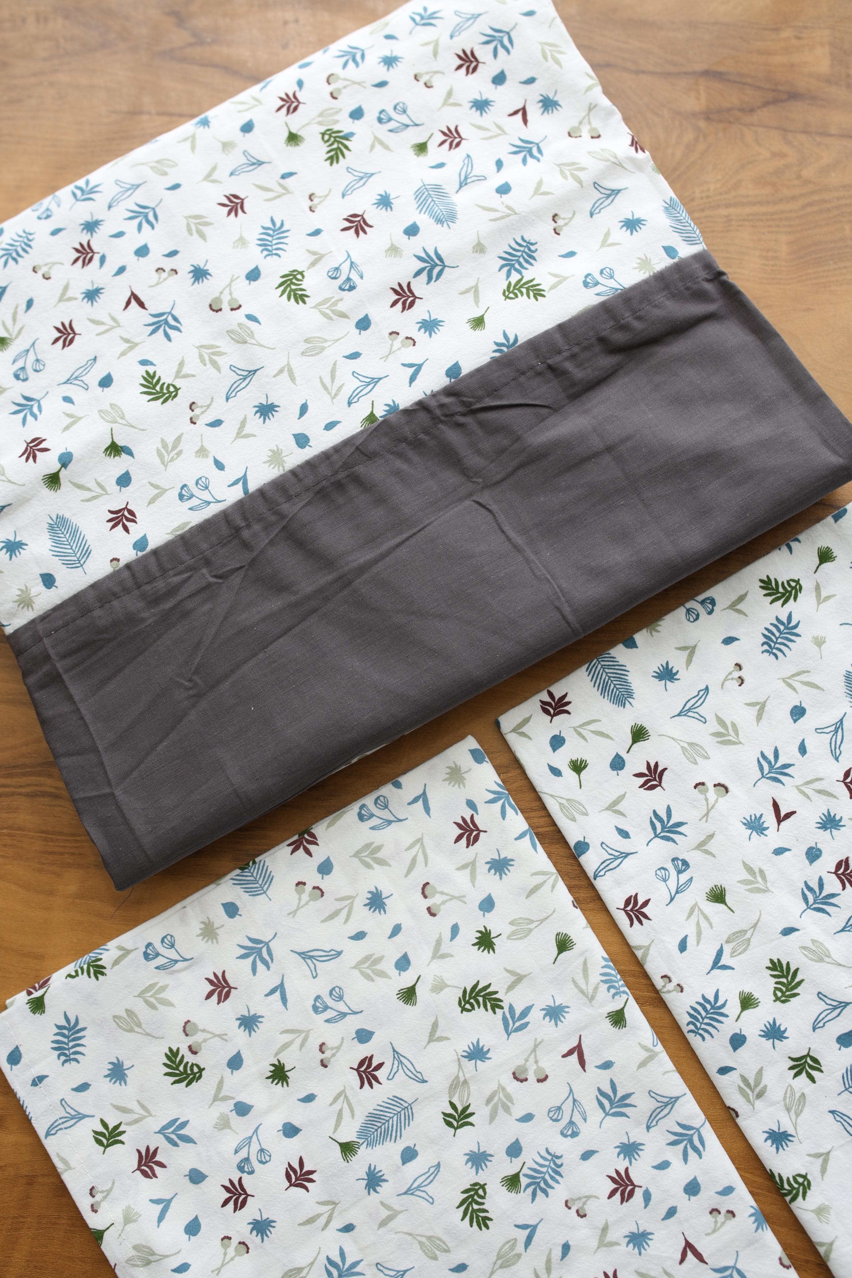 Bedsheets - King daily use border bedsheets