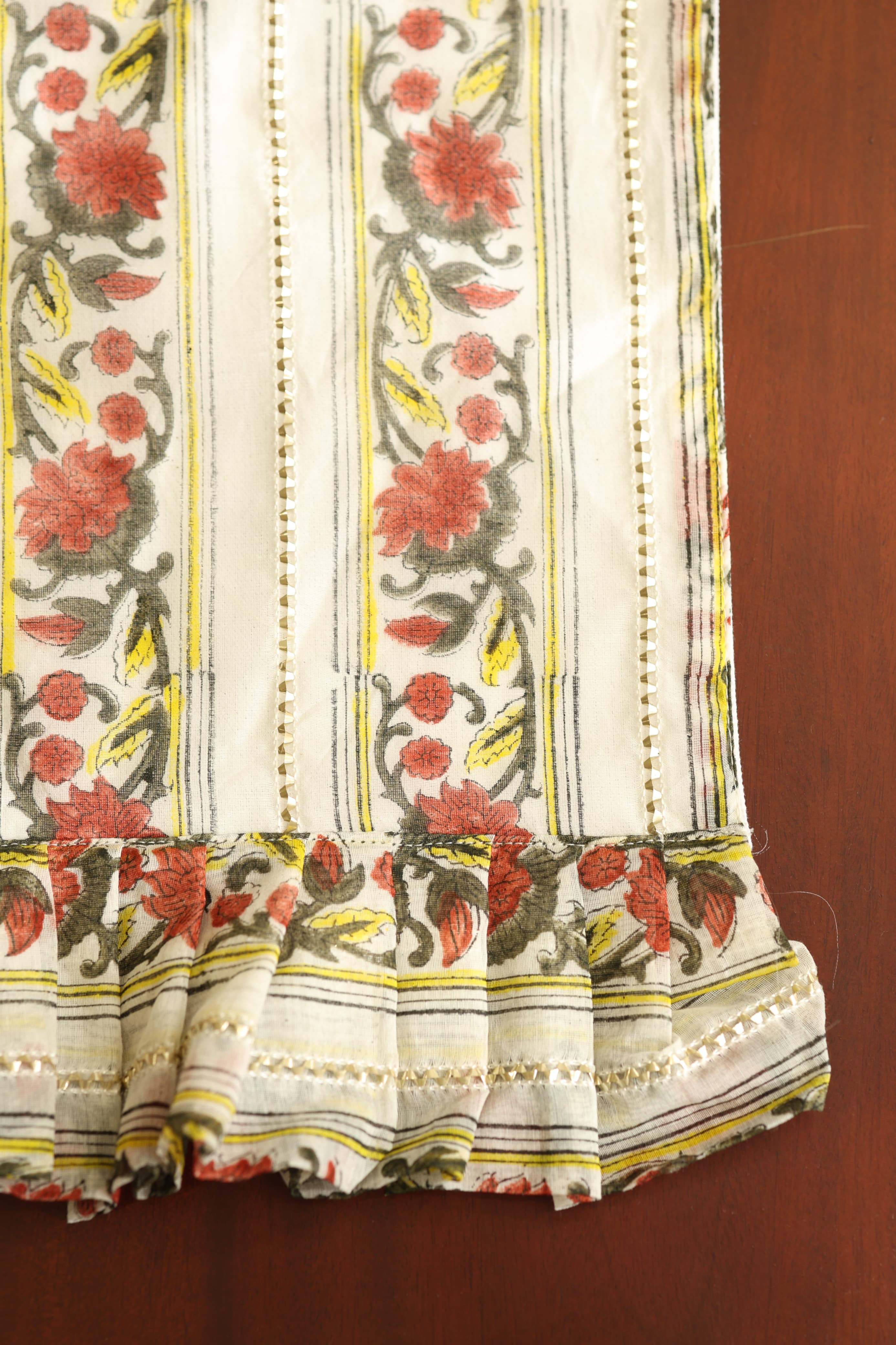 Onam Handblock Table Runner with Ruffled Edges - 4 seater