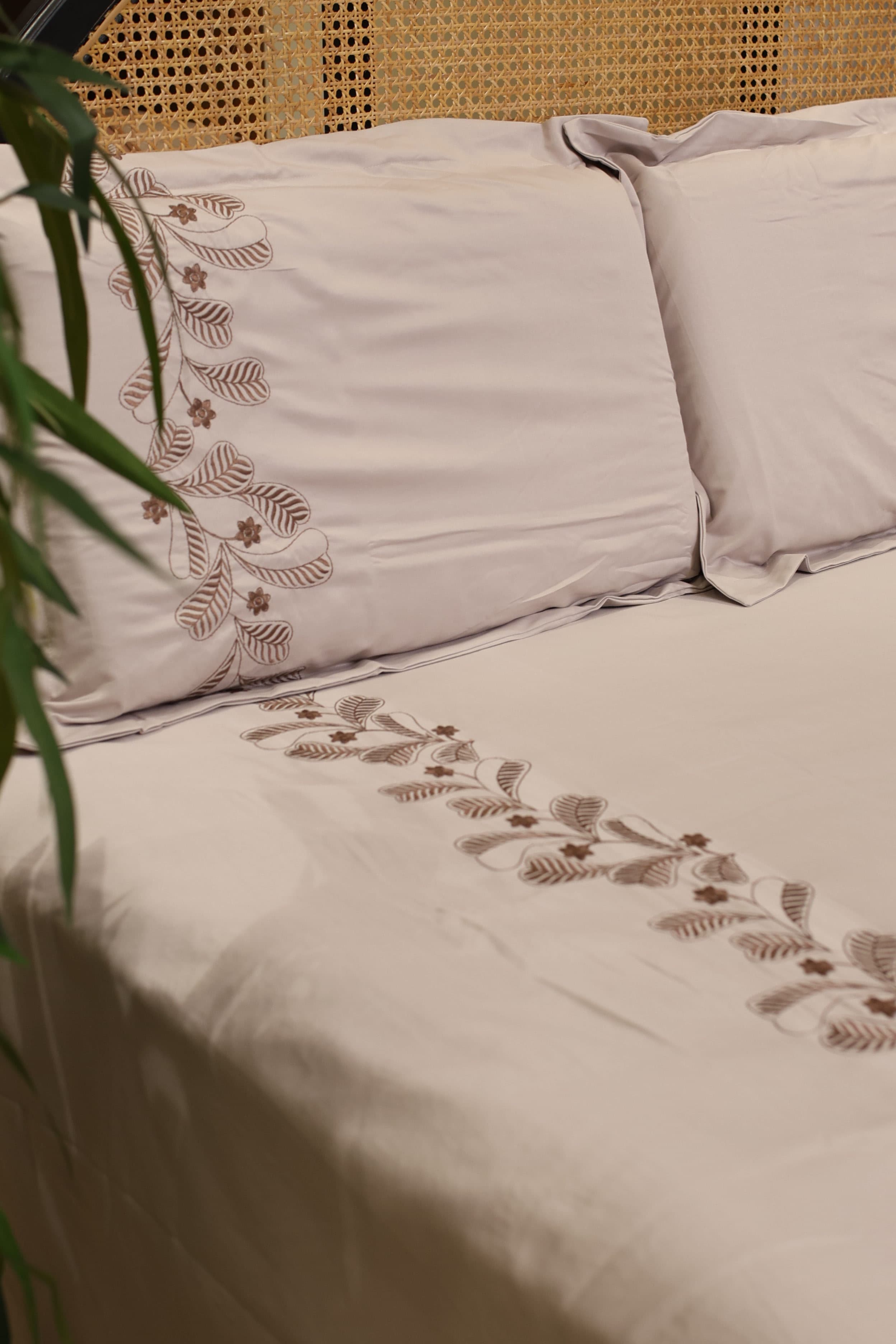 Elegant Embroidery Queen Bedsheet Set MEQ