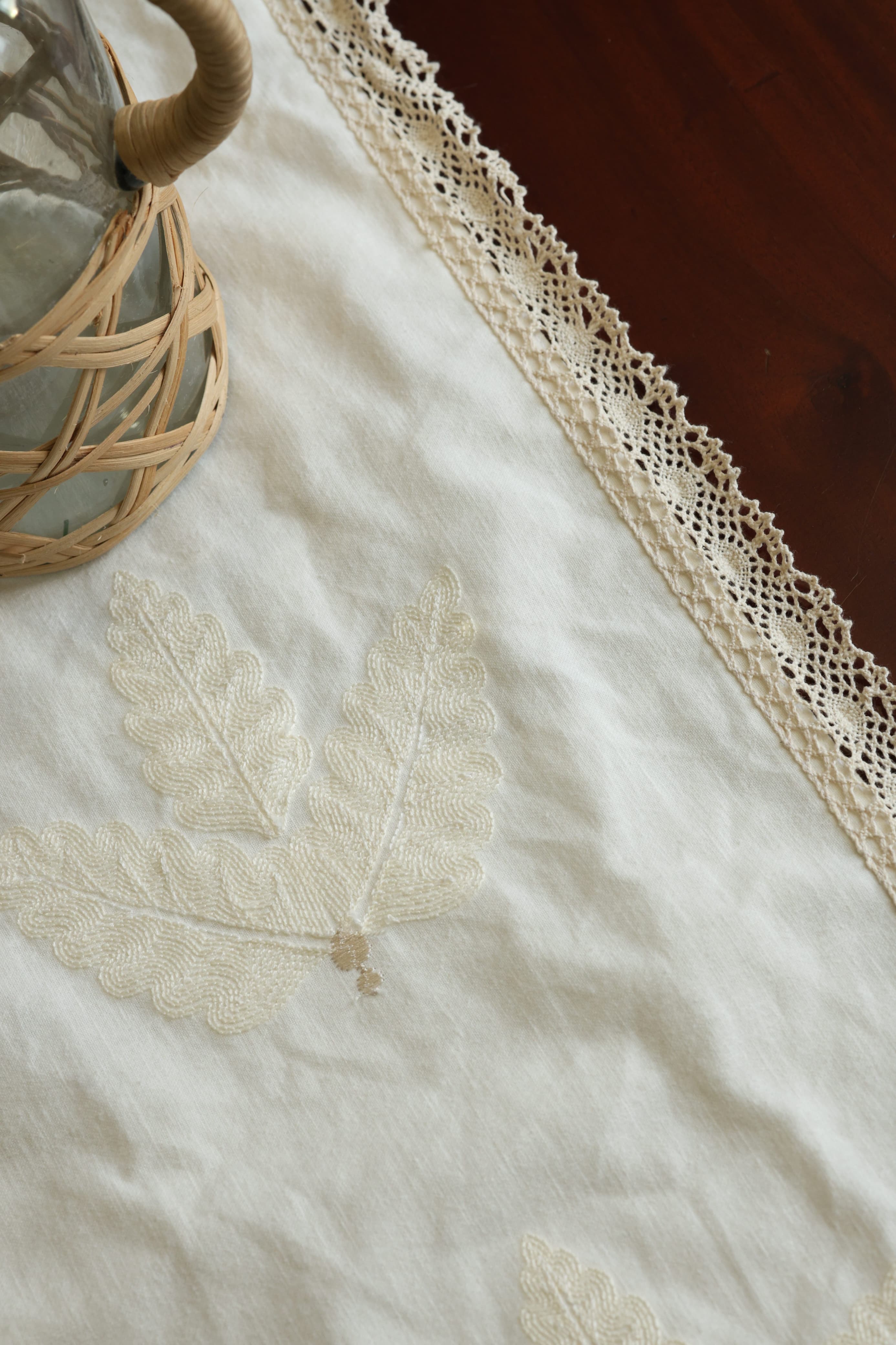 Table cloth - 4 seater embroidery