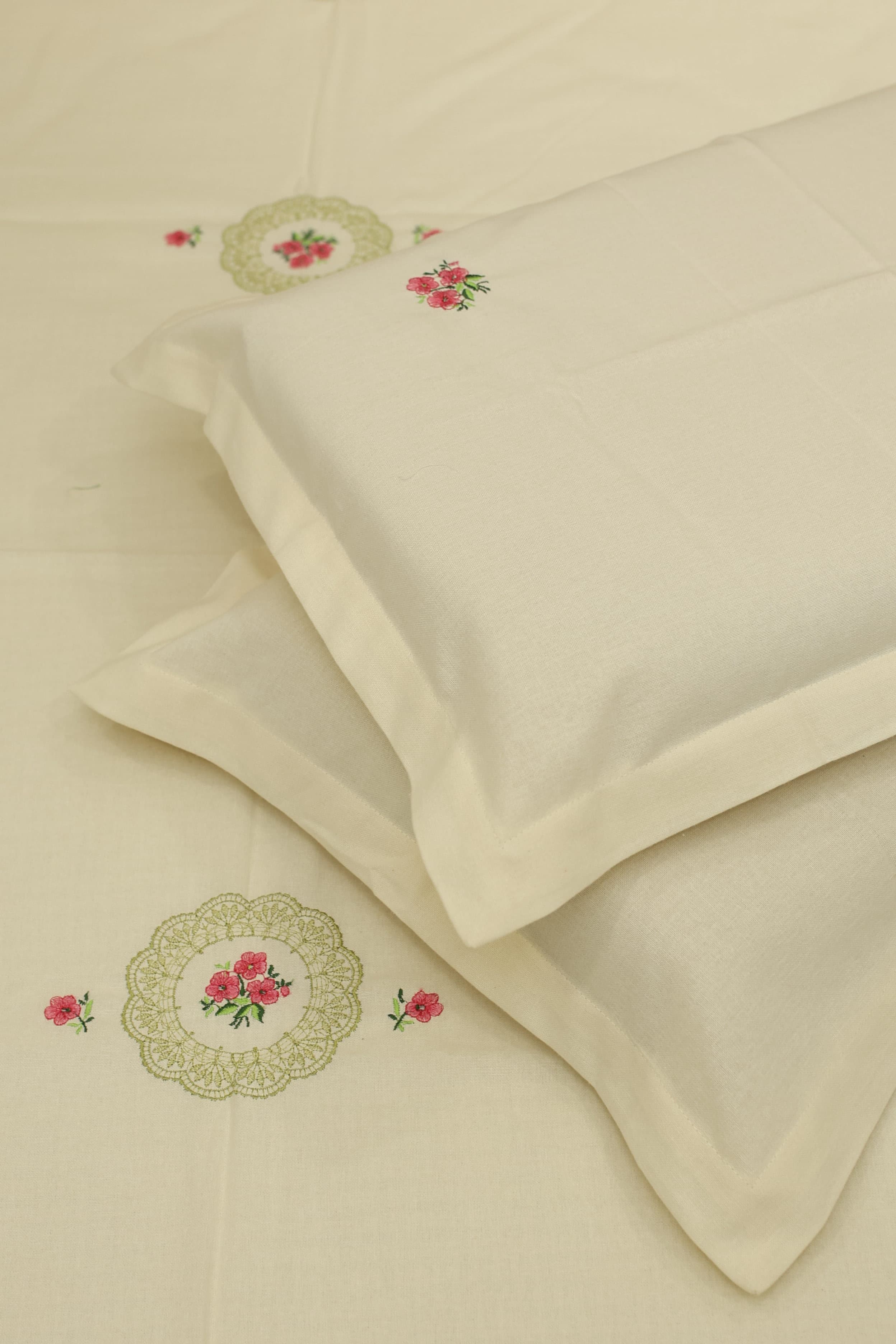 Bedsheets - Queen Premium machine embroidery bedspread off white base