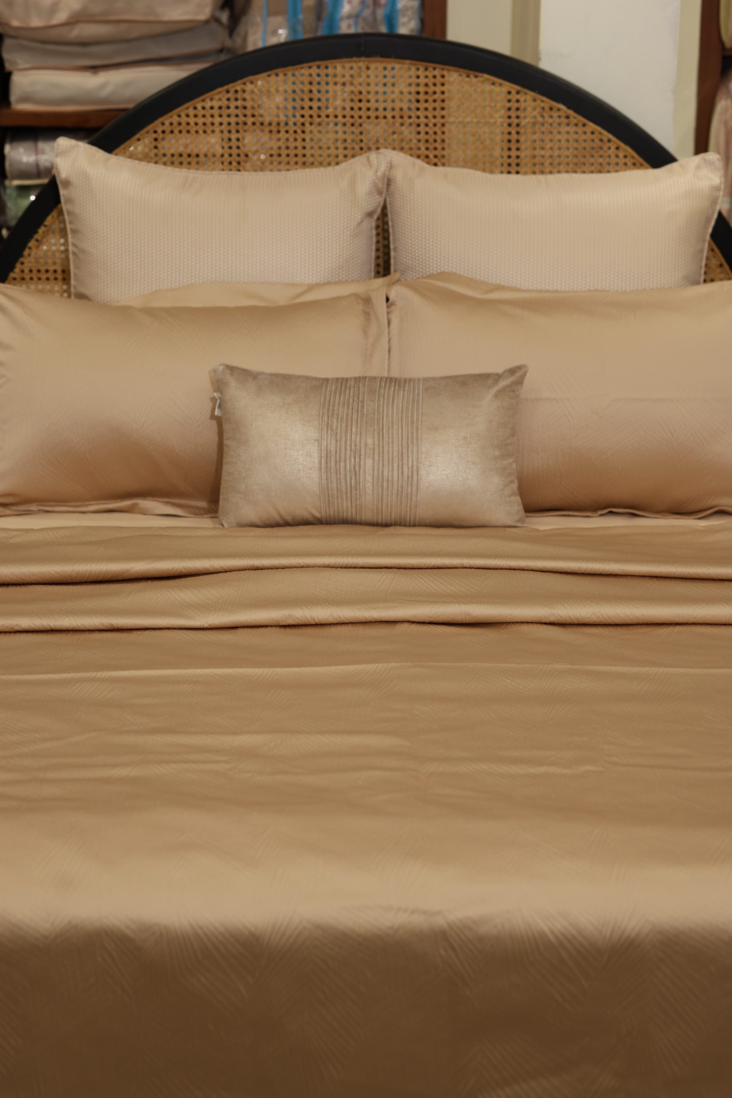 Champagne Luxe Cotton Bed Linen Ensemble with Duvet Cover Ddecor