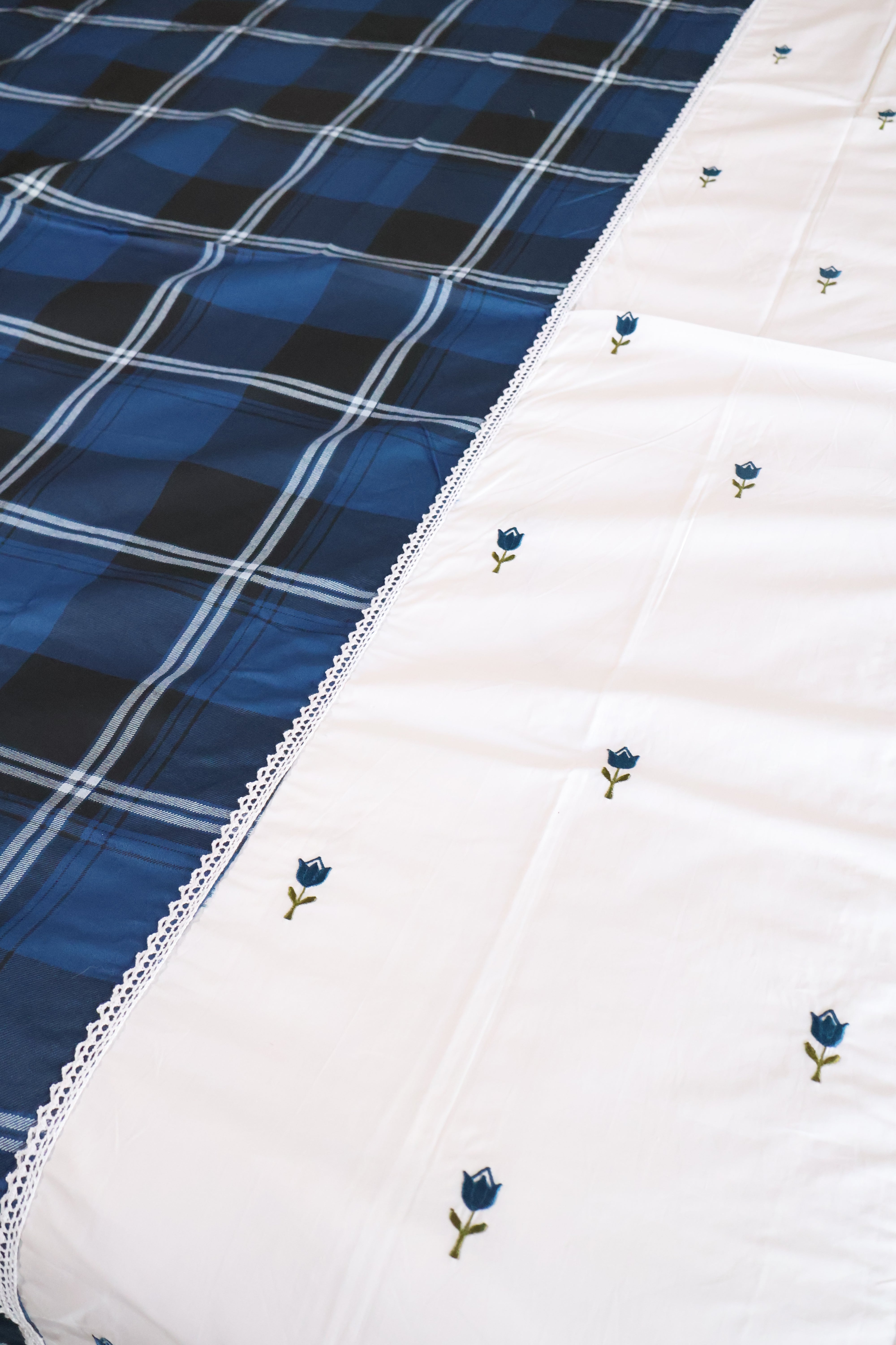 King Size Premium Machine Embroidery Bedsheet Set with 2 Pillow Covers (108x108)