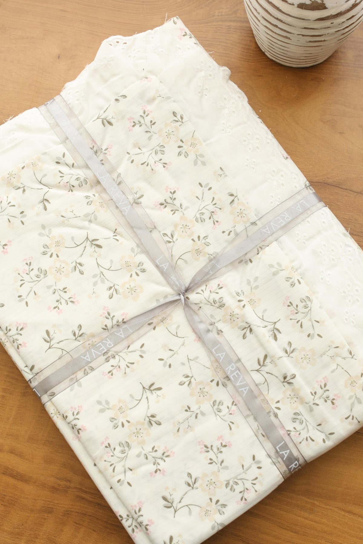 Bedsheets - King soft cotton lace bedsheets majestic