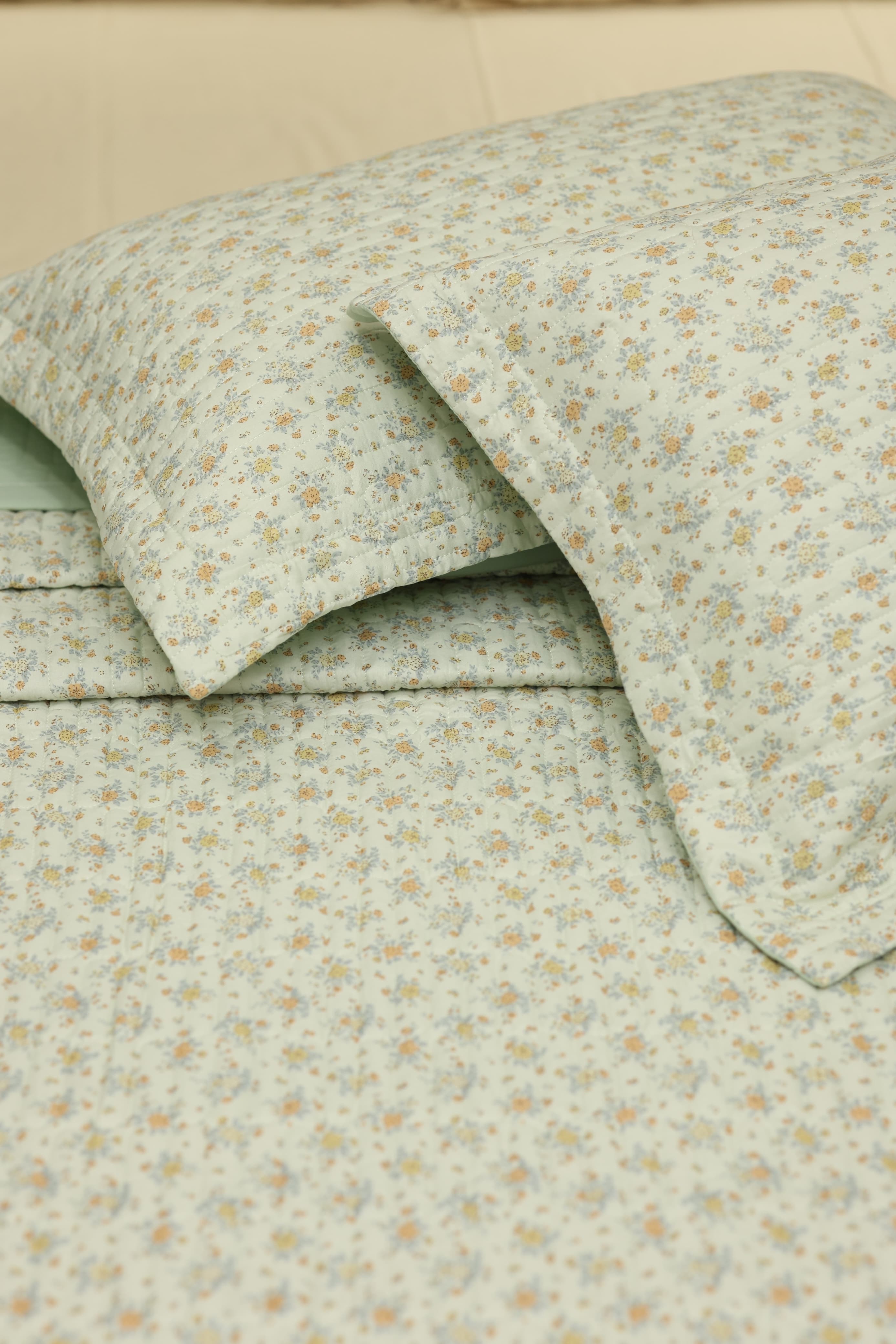 Premium bedcover