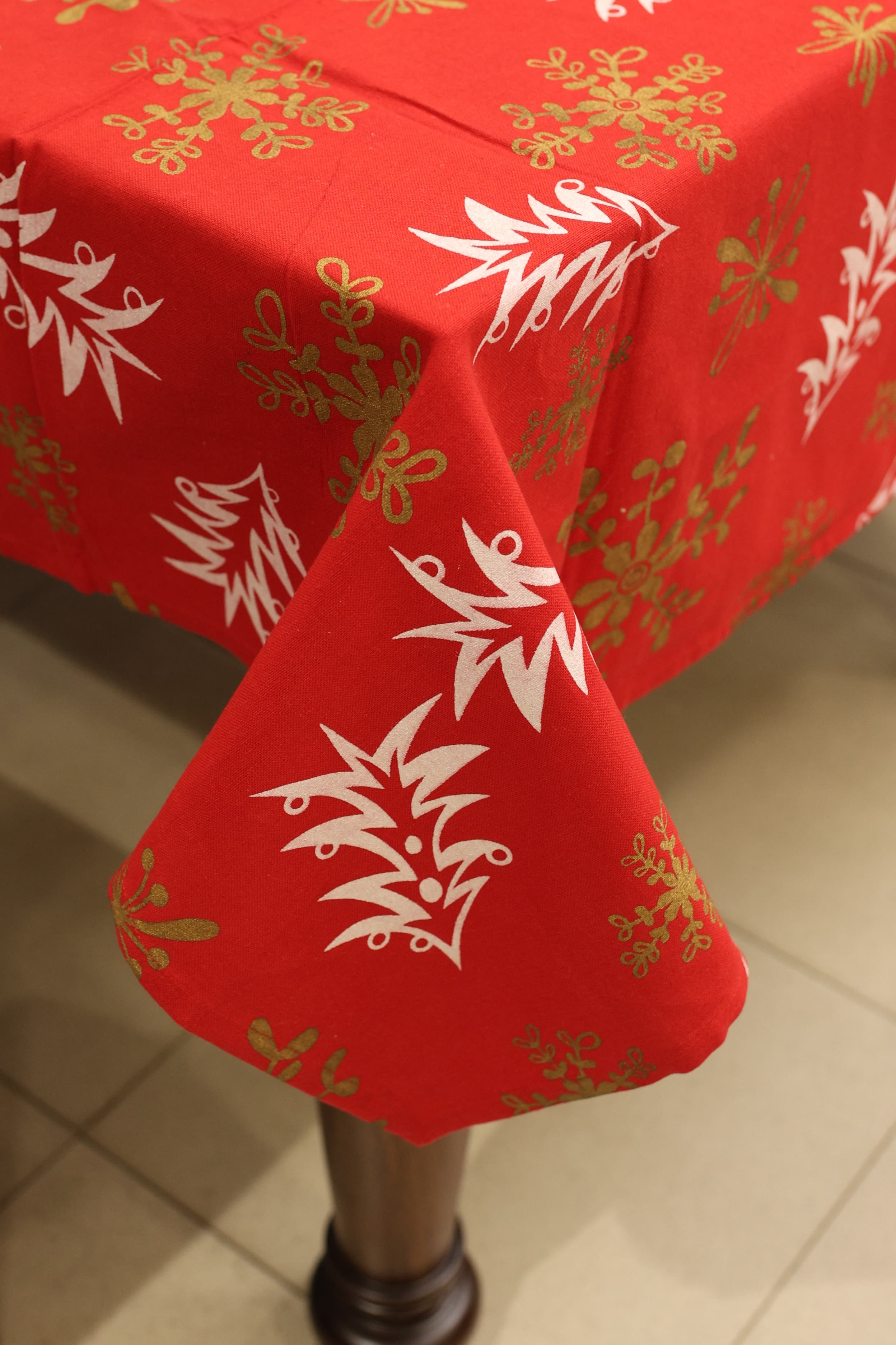 Table cloths - 6 seater Xmas edition