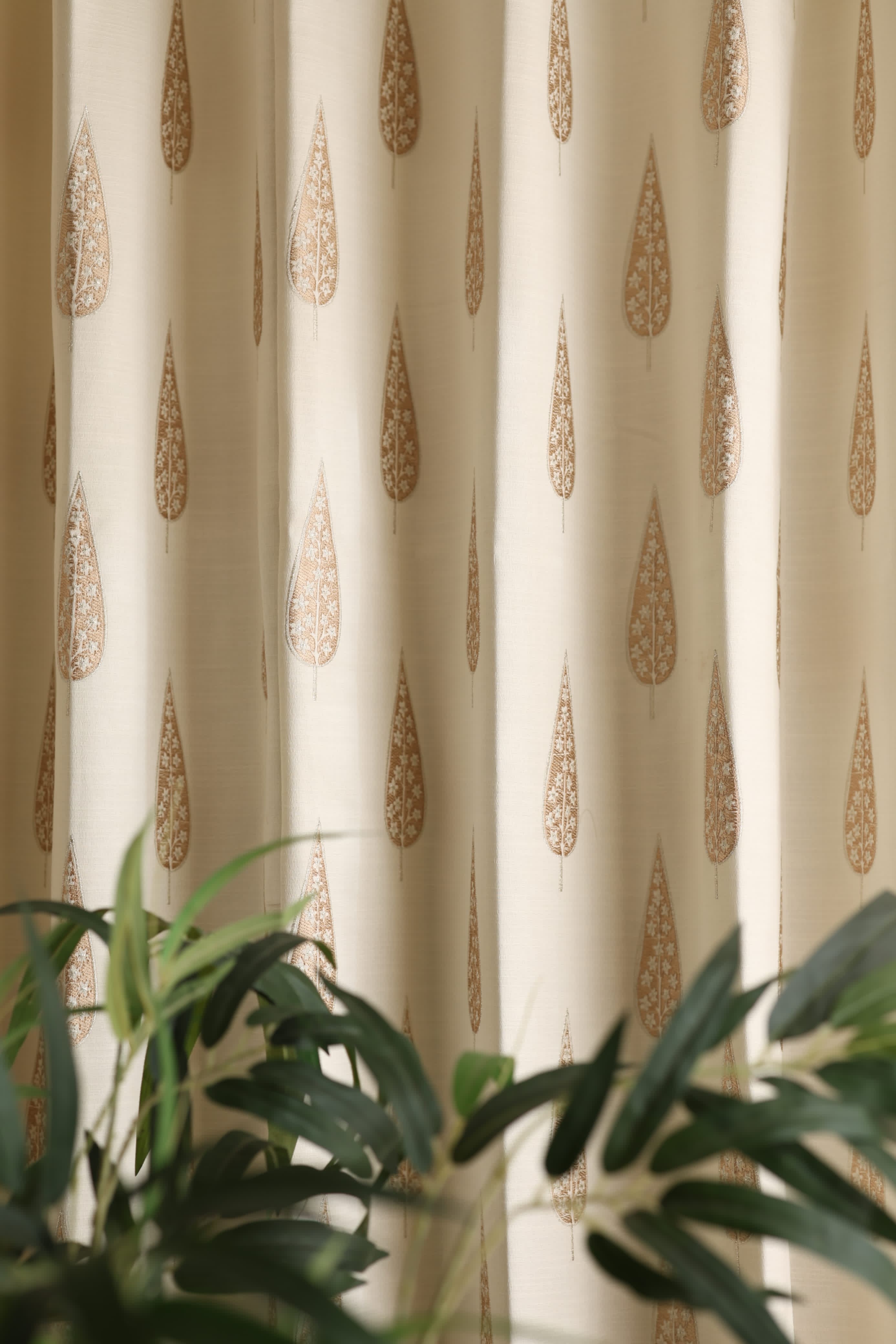 Curtains - Premium embroidery opaque curtains Zardozi