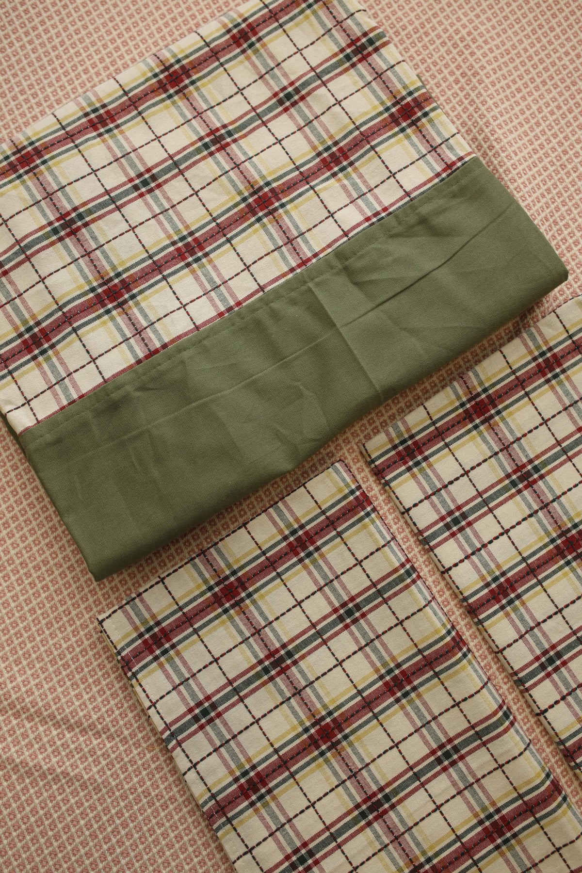 Bedsheets - Queen daily use border bedsheets