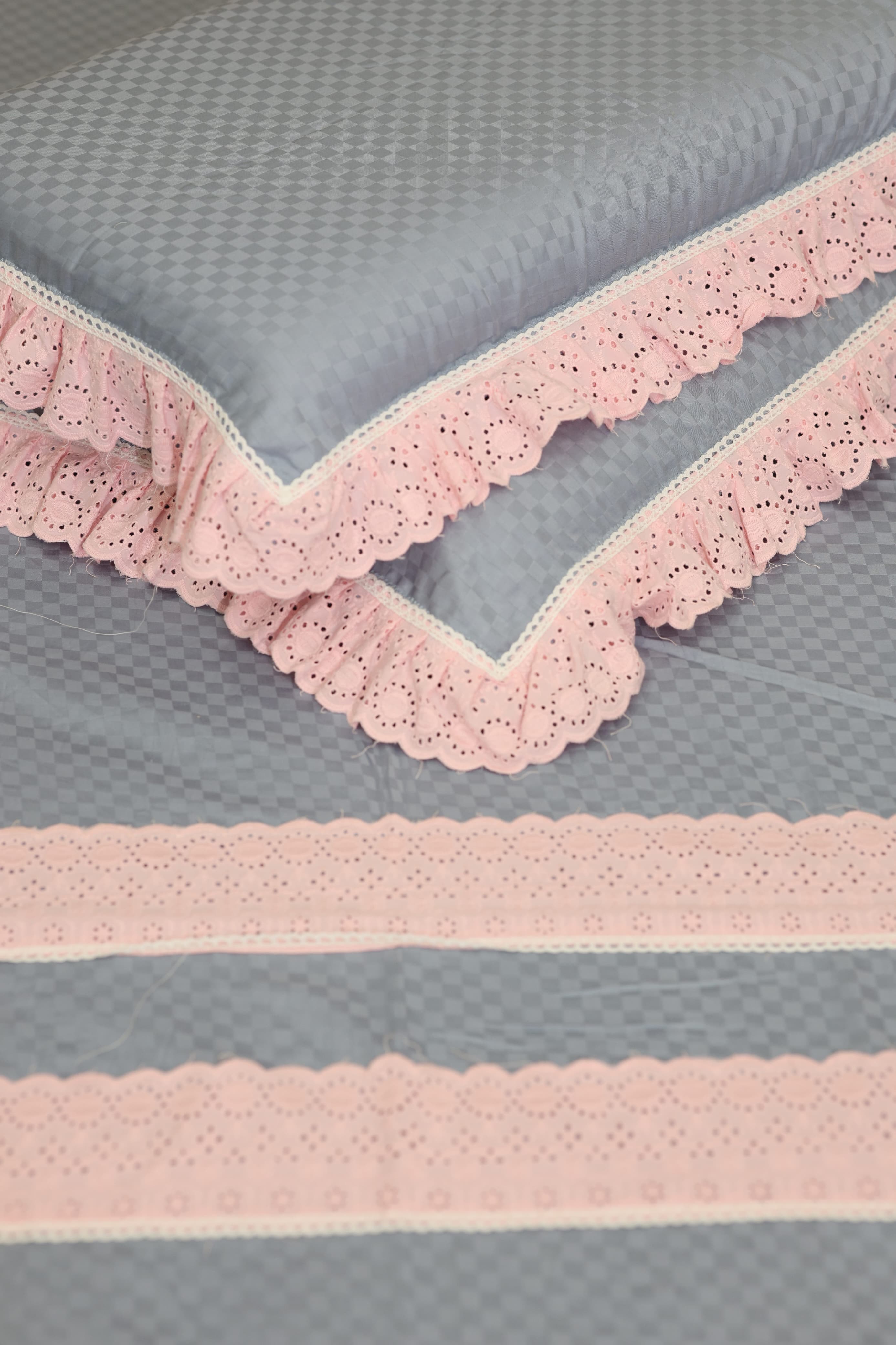 Bedsheets - Premium designer king bedsheets dd lace
