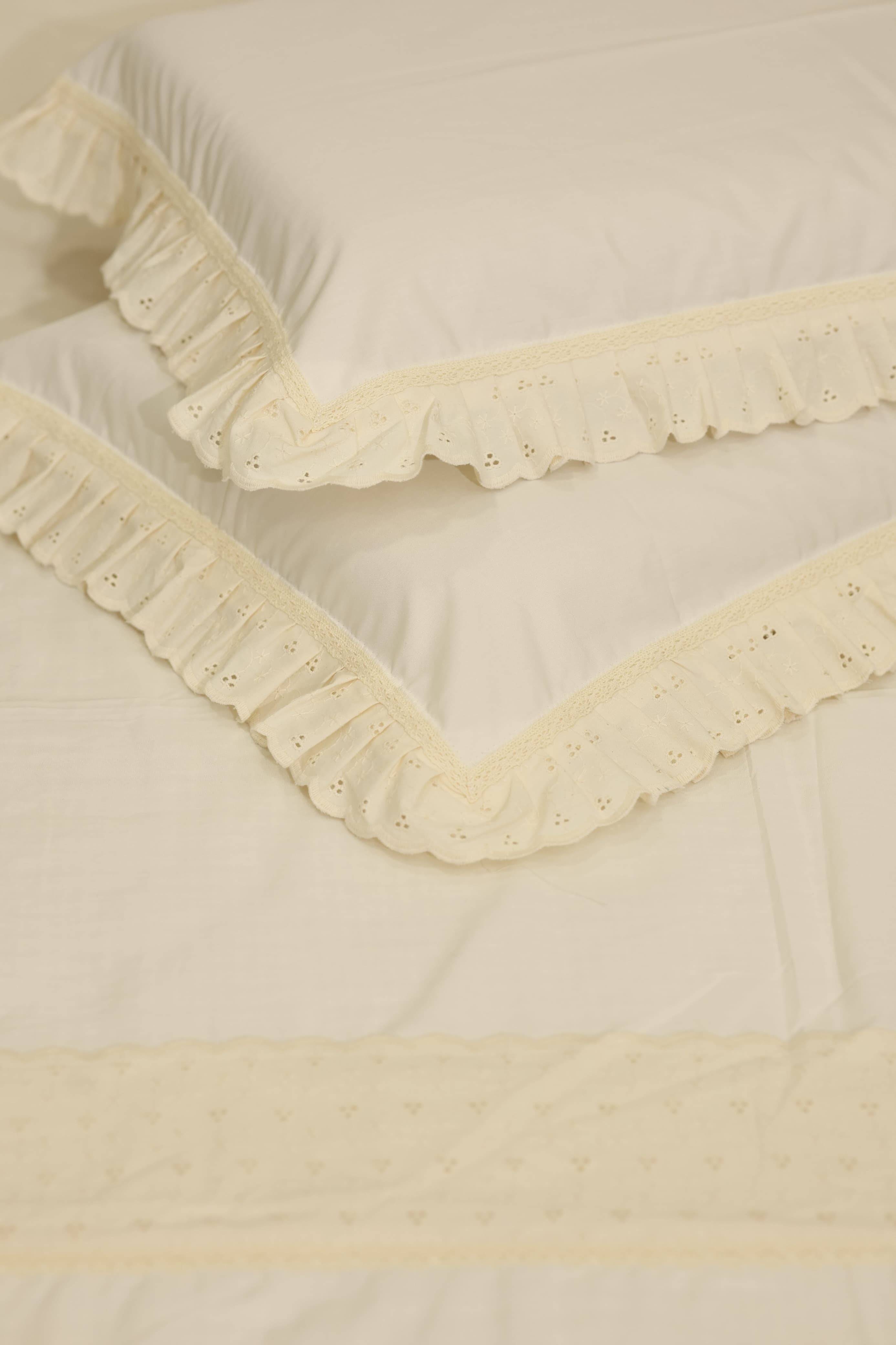 Bedsheets - Premium designer king bedsheets dd lace