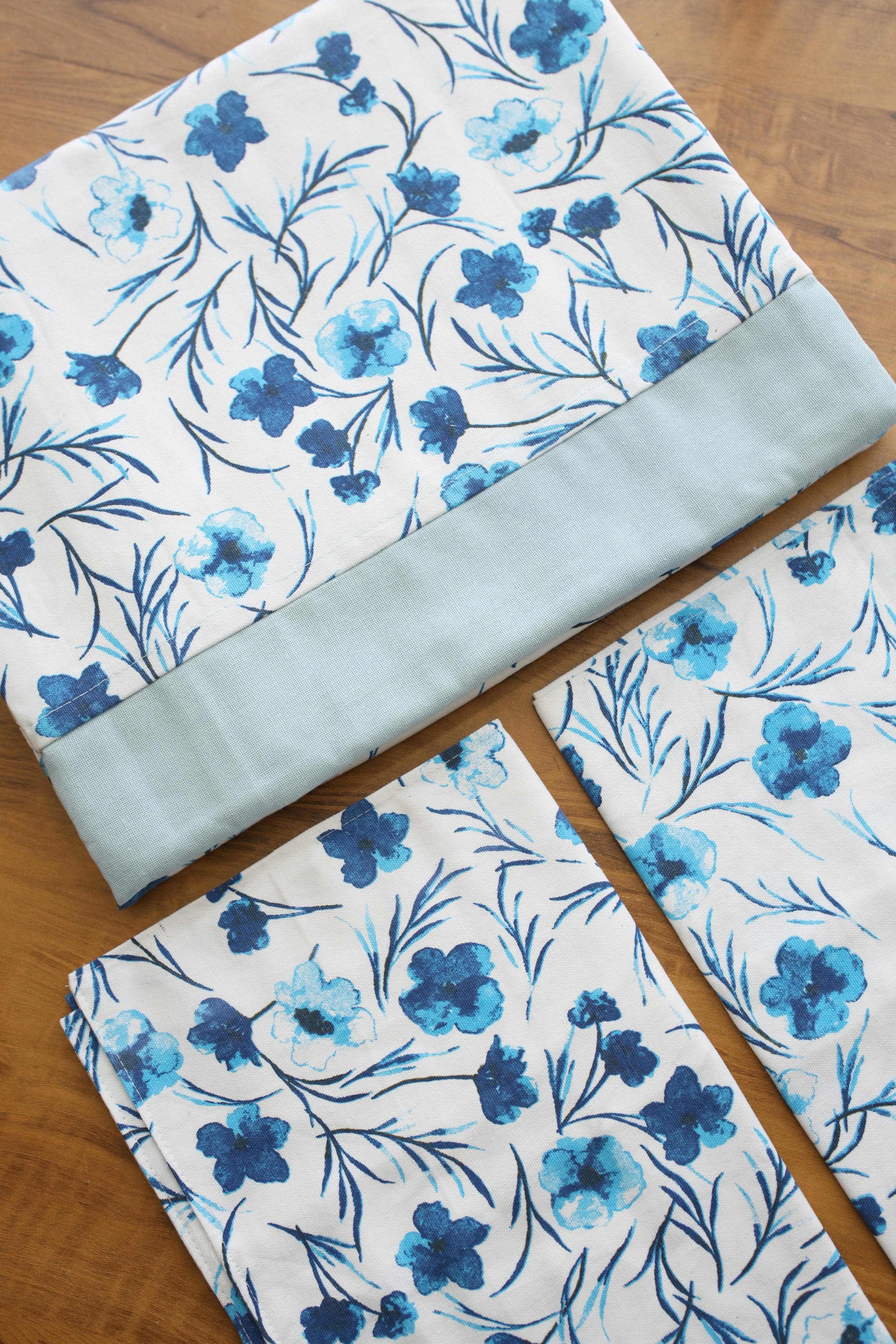 Bedsheets - Queen daily use border bedsheets