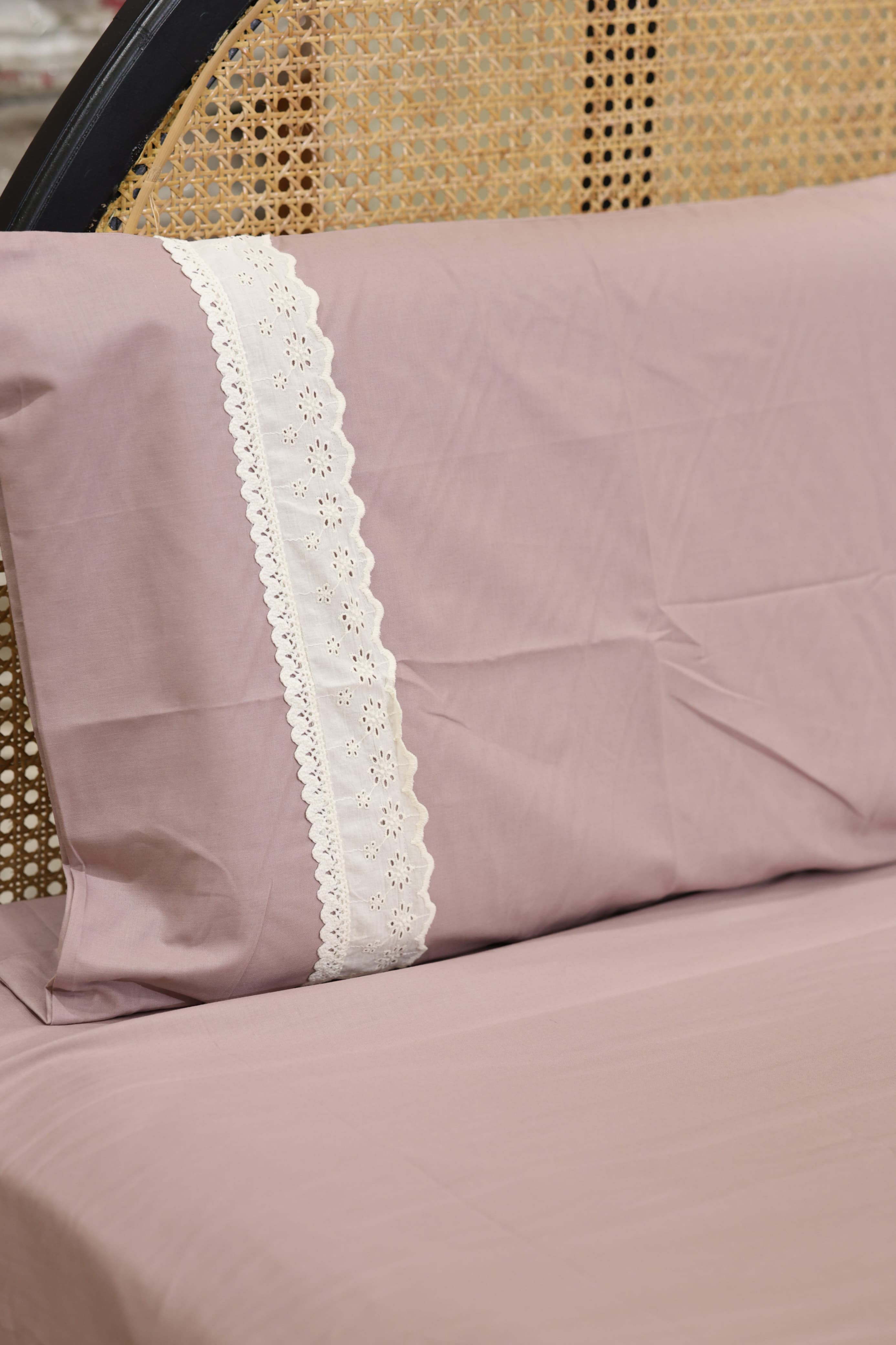 Premium Soft Cotton Lace Bedsheet Set – King Size