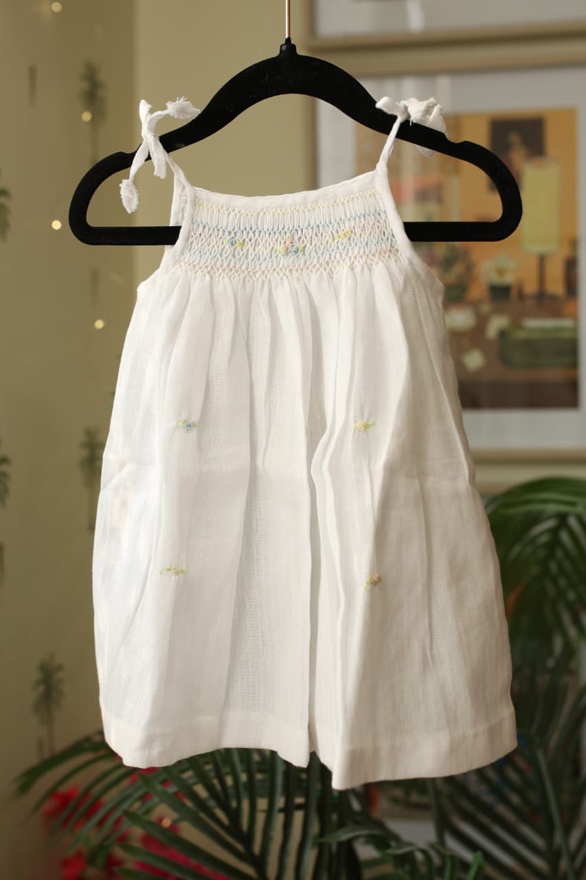 Kids smocked dress 6-10 months