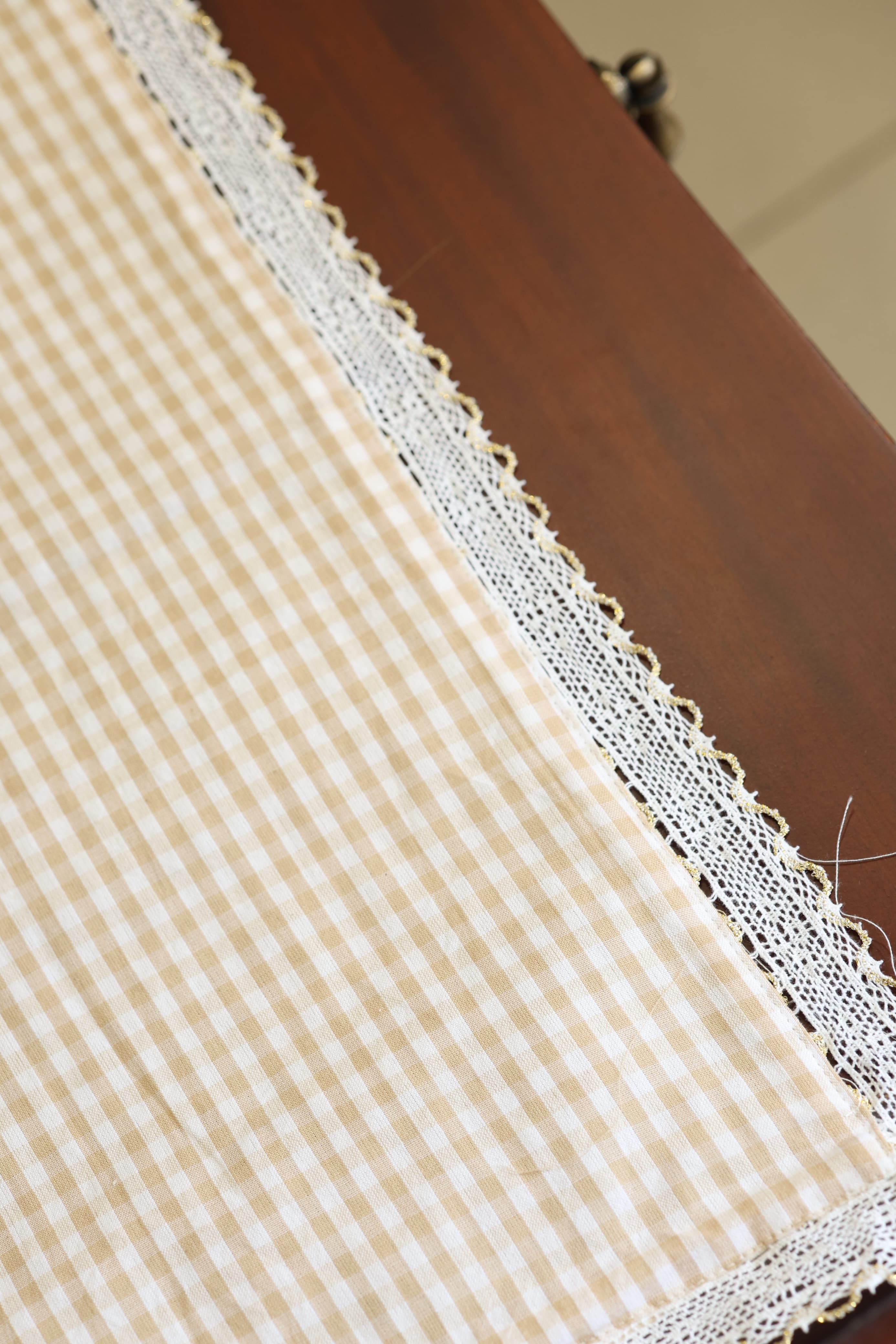 Table Runners - 6seater check pattern runner