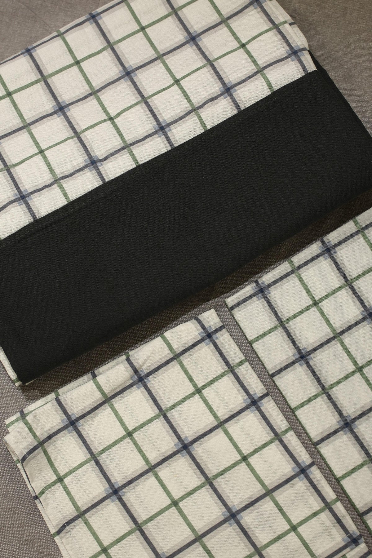 Bedsheets - Queen daily use border bedsheet