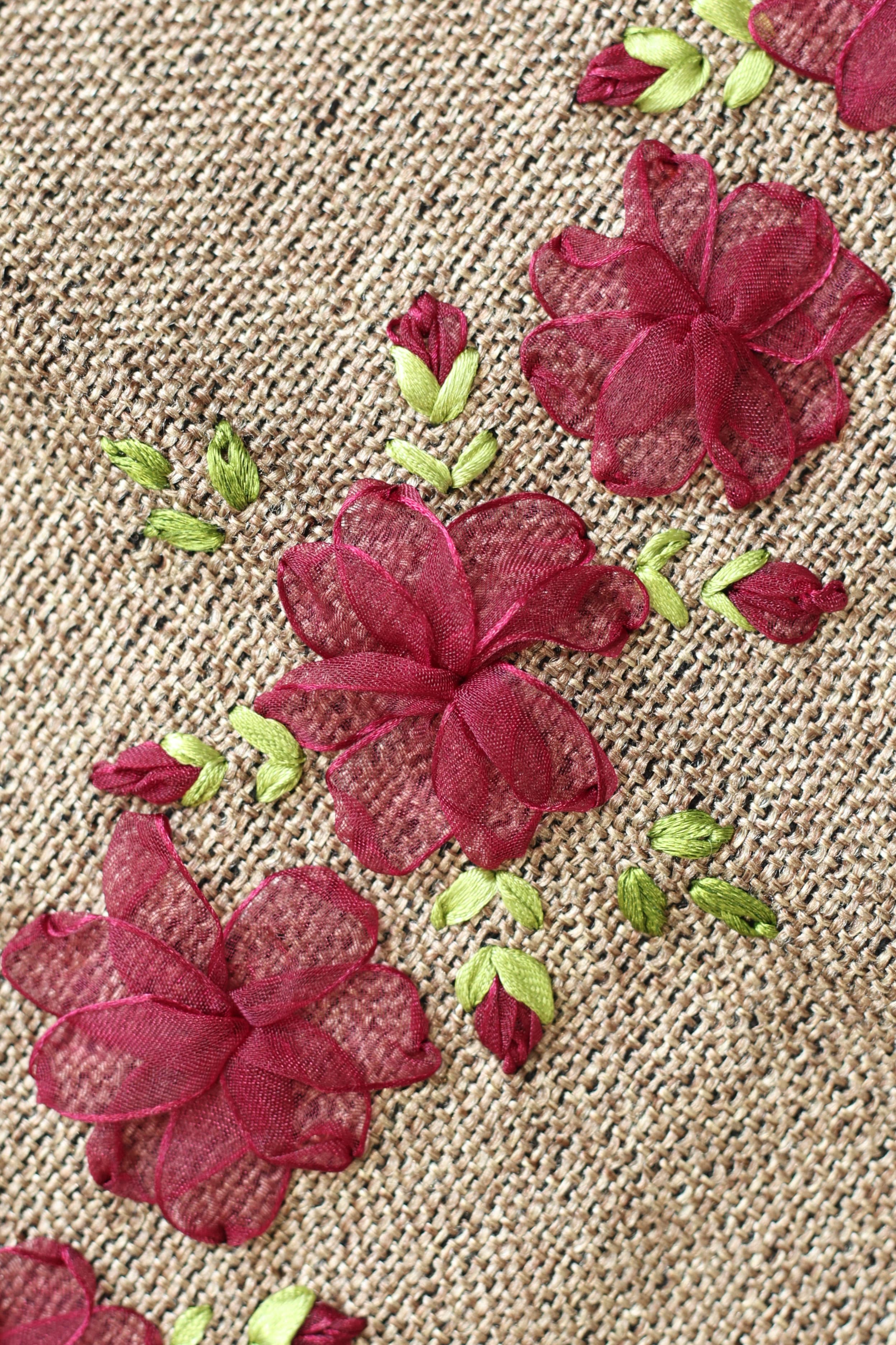 Table runner-4 Seater Ribbon embroidery