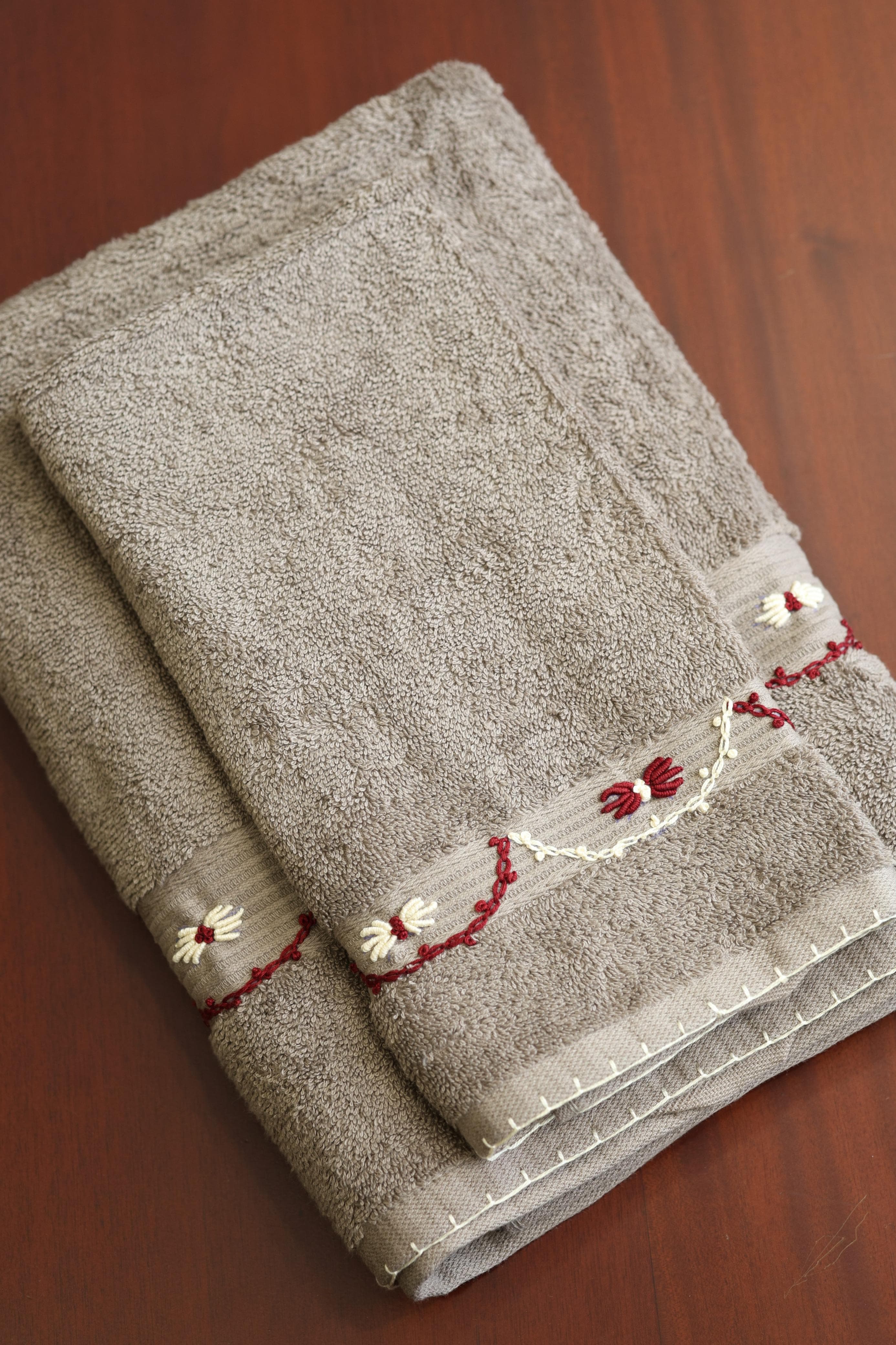 Premium Embroidery Towel Set