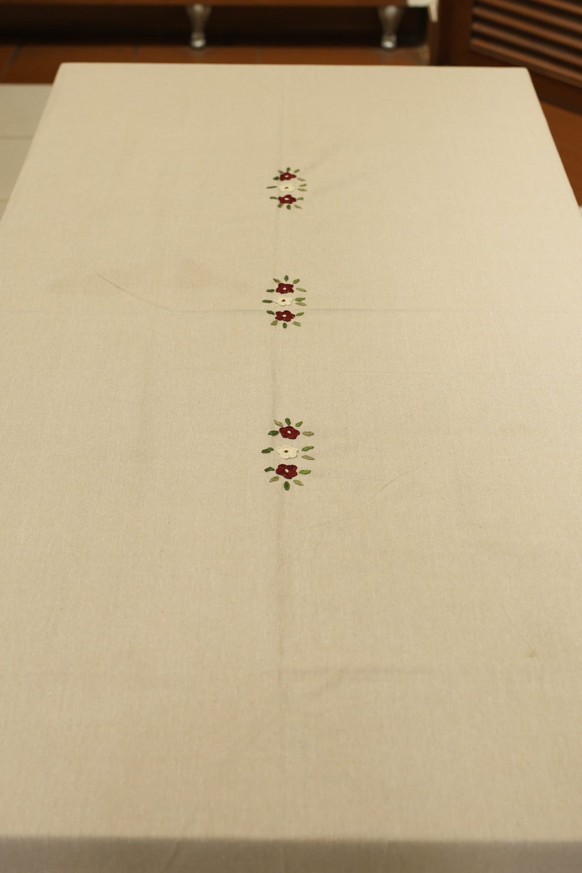 Table cloth - 6 seater hand embroidery hand embroidery