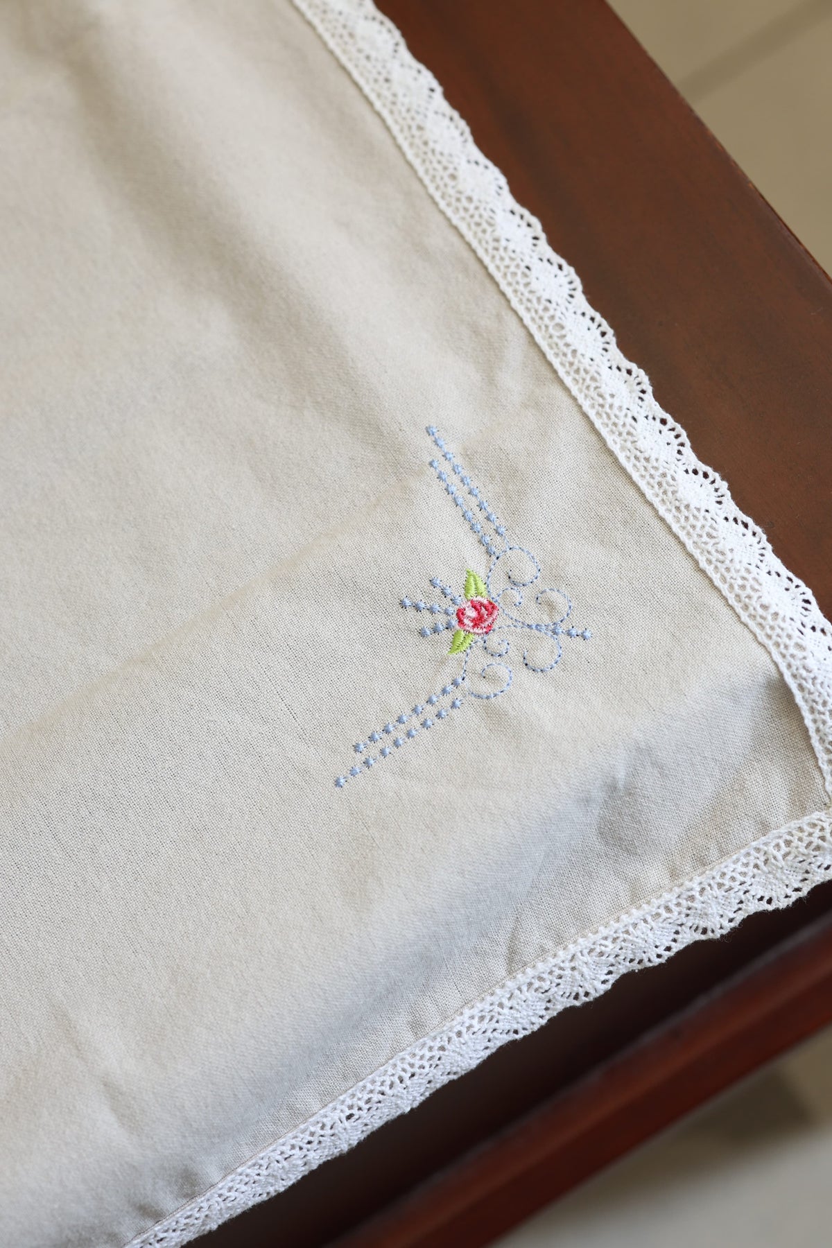 Table Runners - 8seater embroidery runner