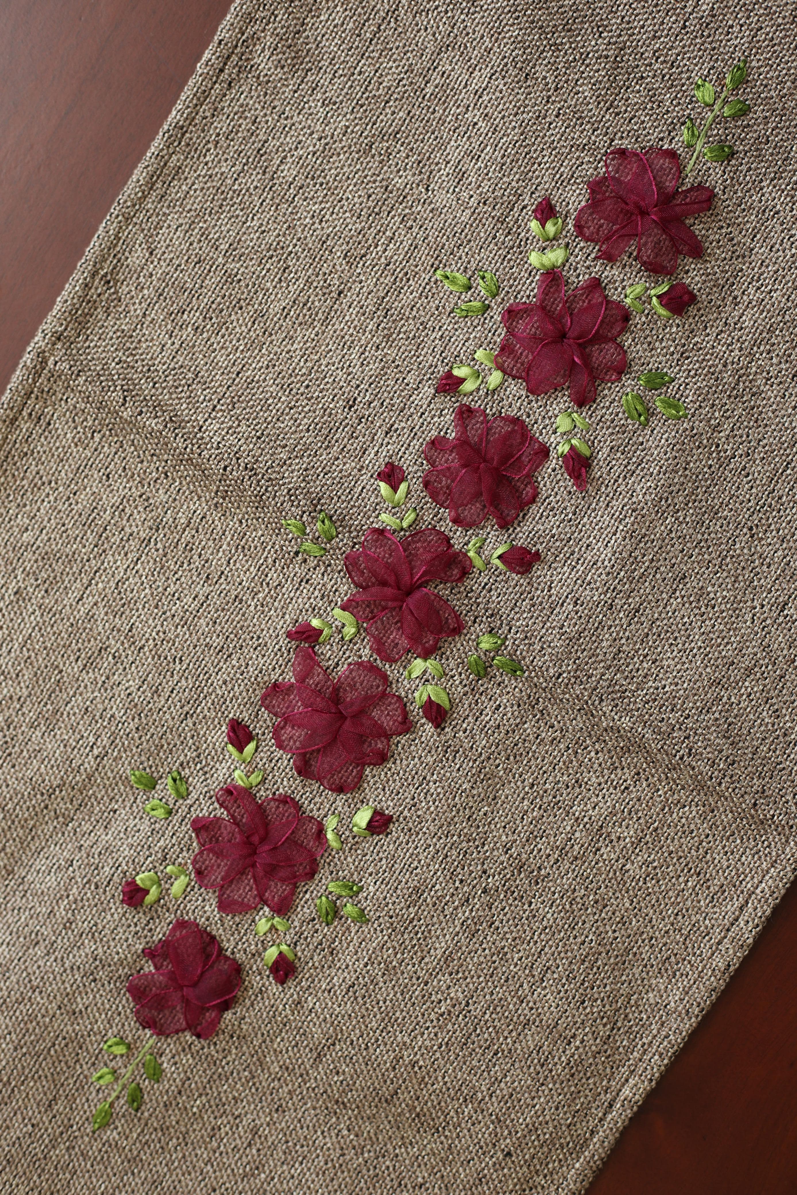 Table runner-4 Seater Ribbon embroidery