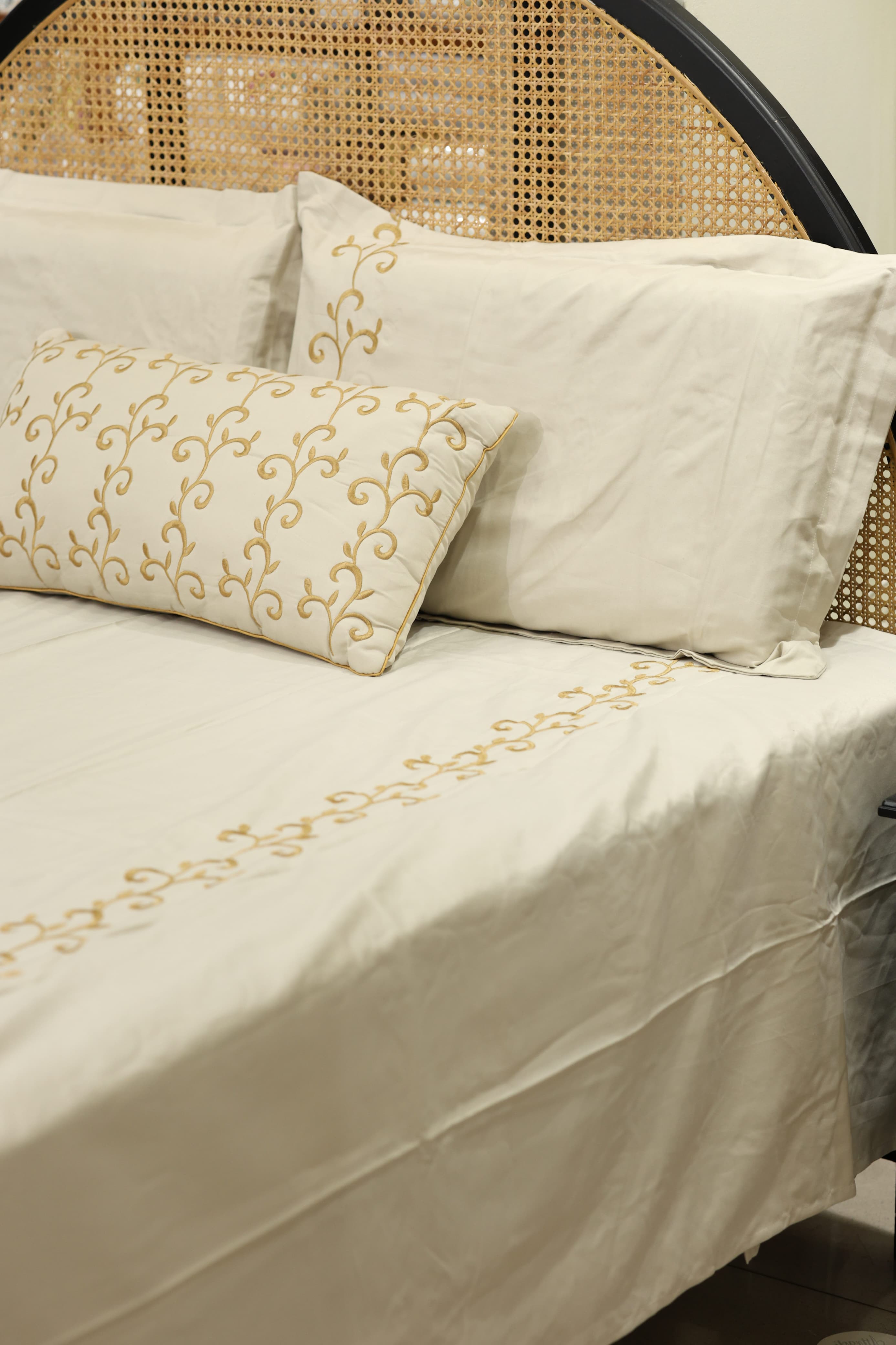 Bedding set Embroidery - King size