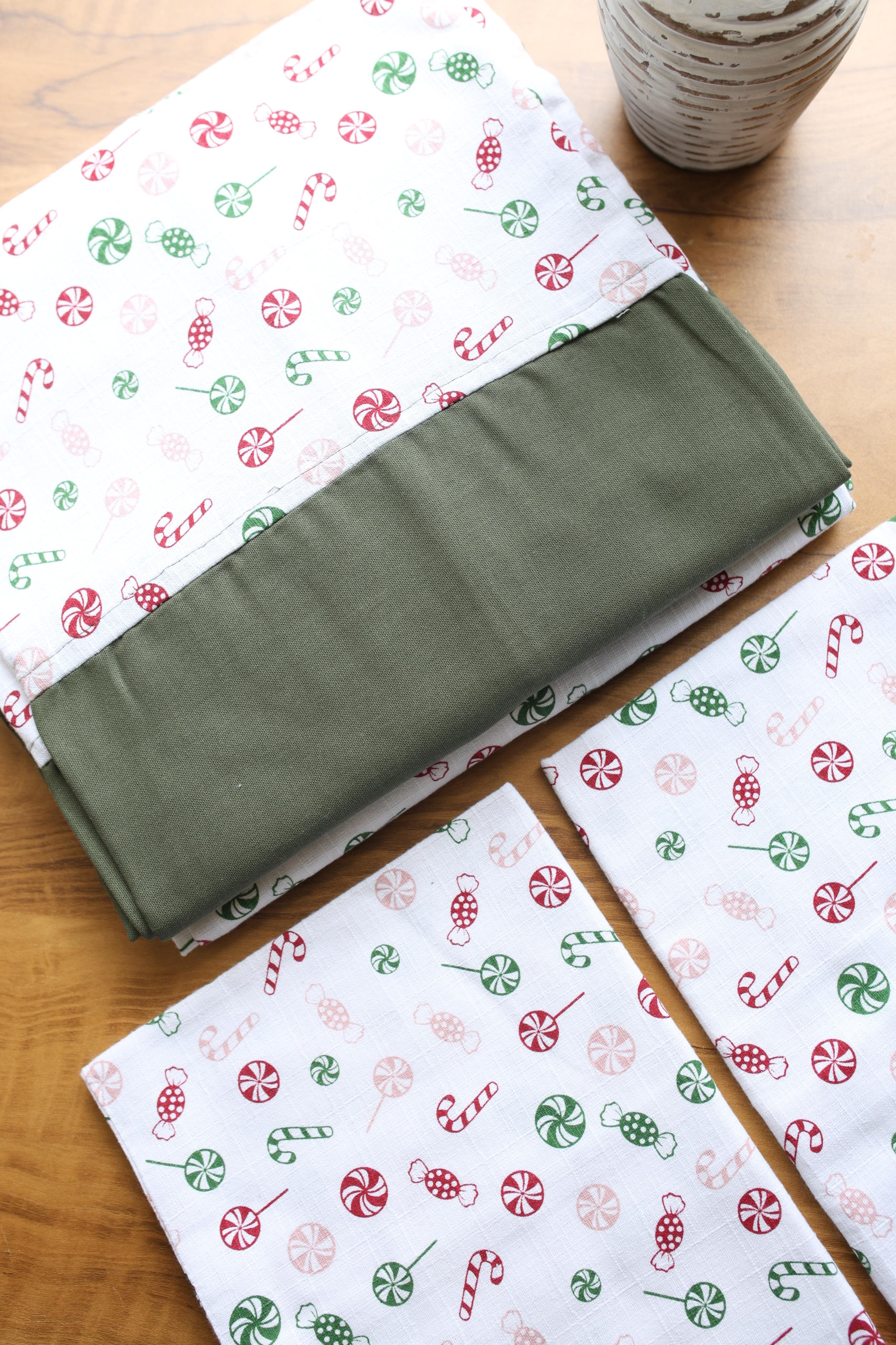 Bedsheets - King daily use border bedsheets