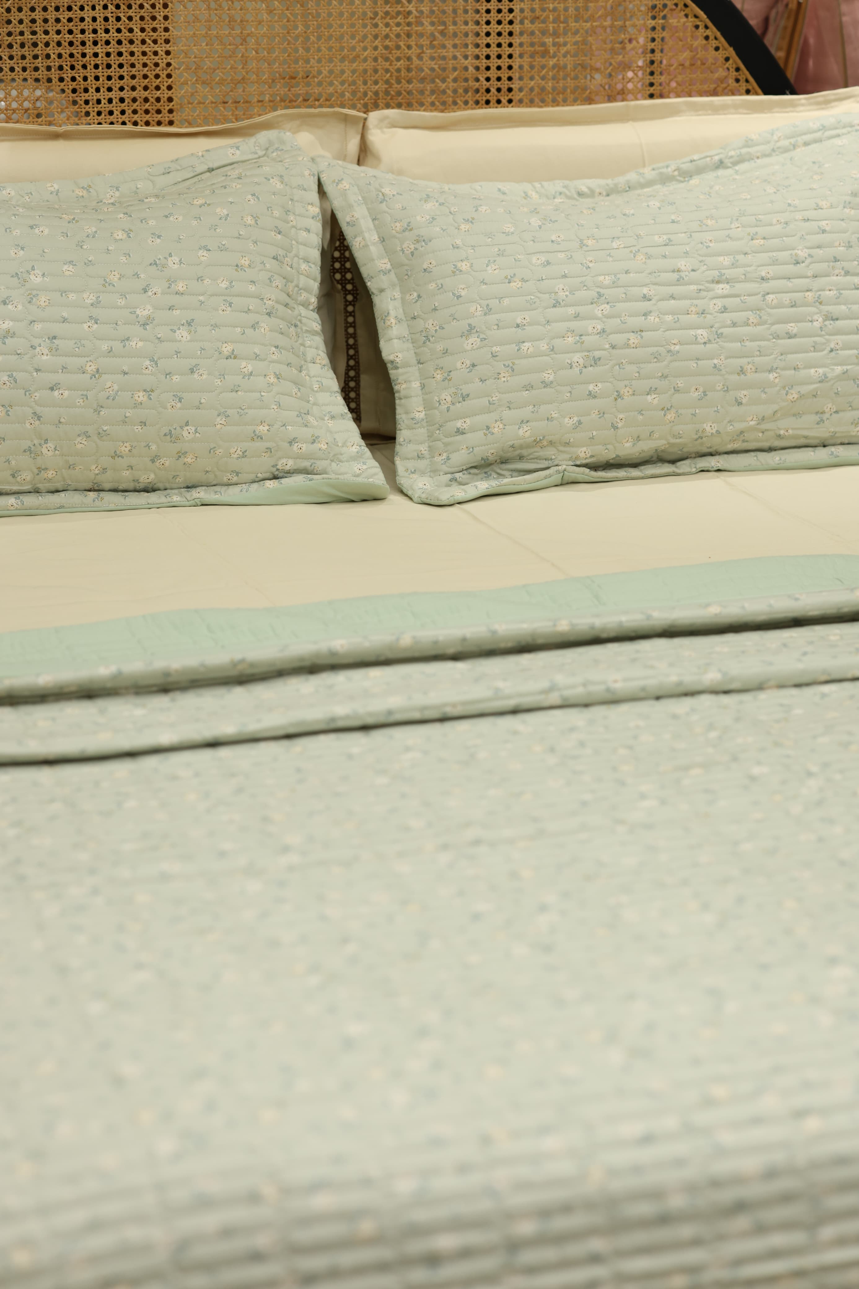 Premium bedcover