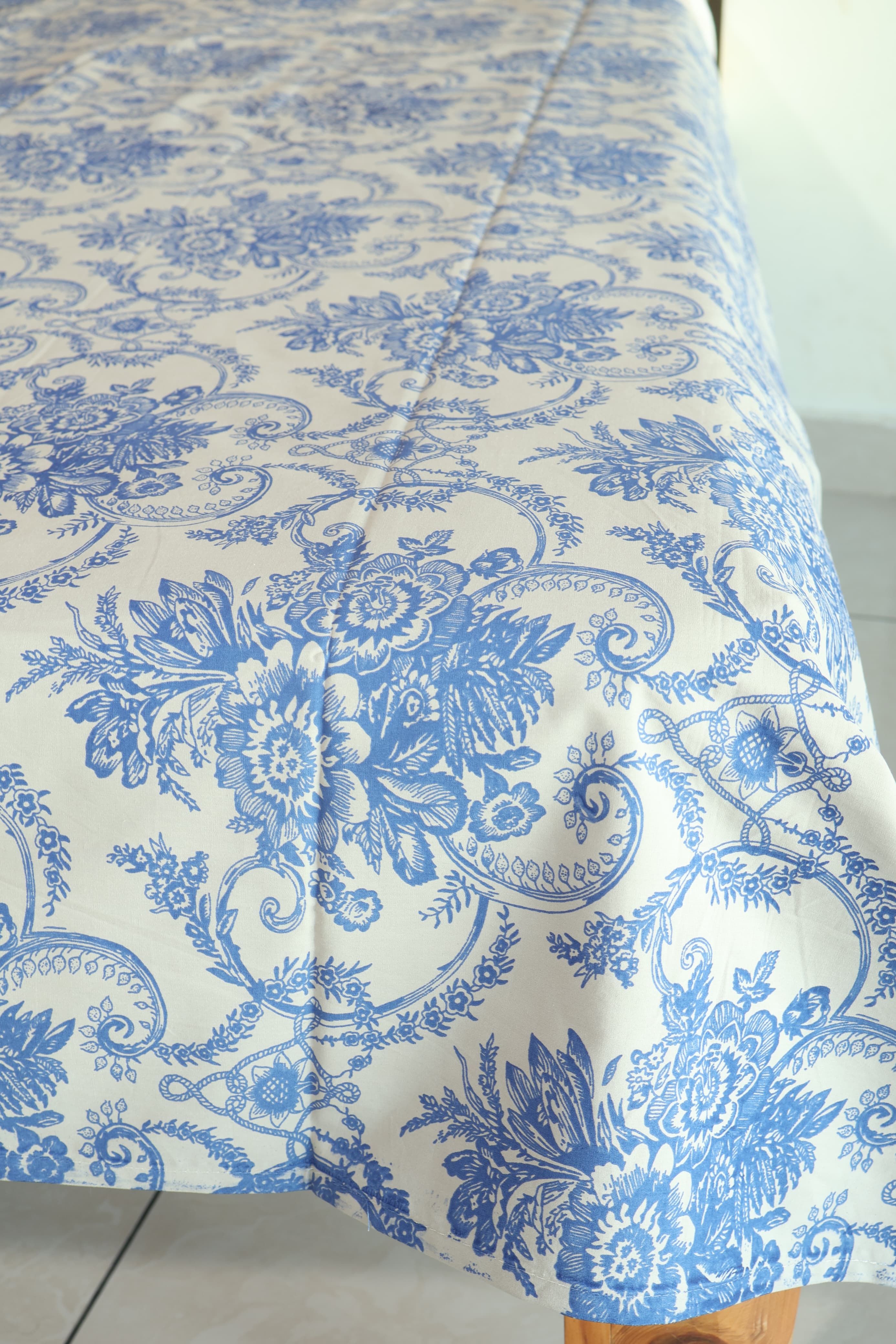 Table cloth - 6 seater