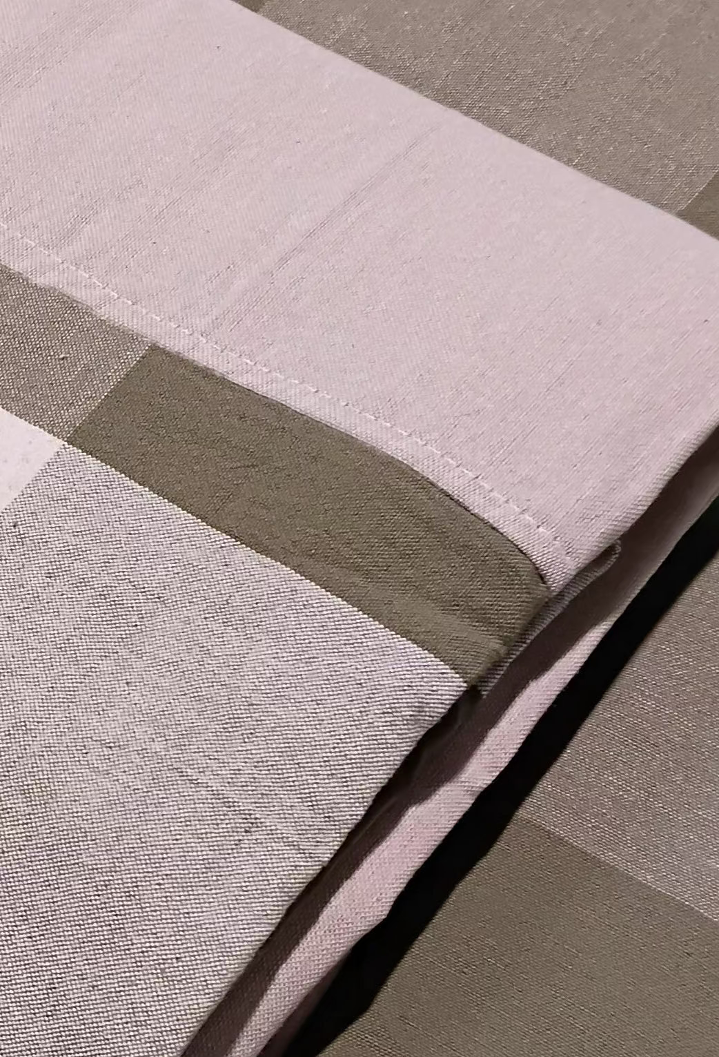 Bedsheets-King Daily use border bedsheets
