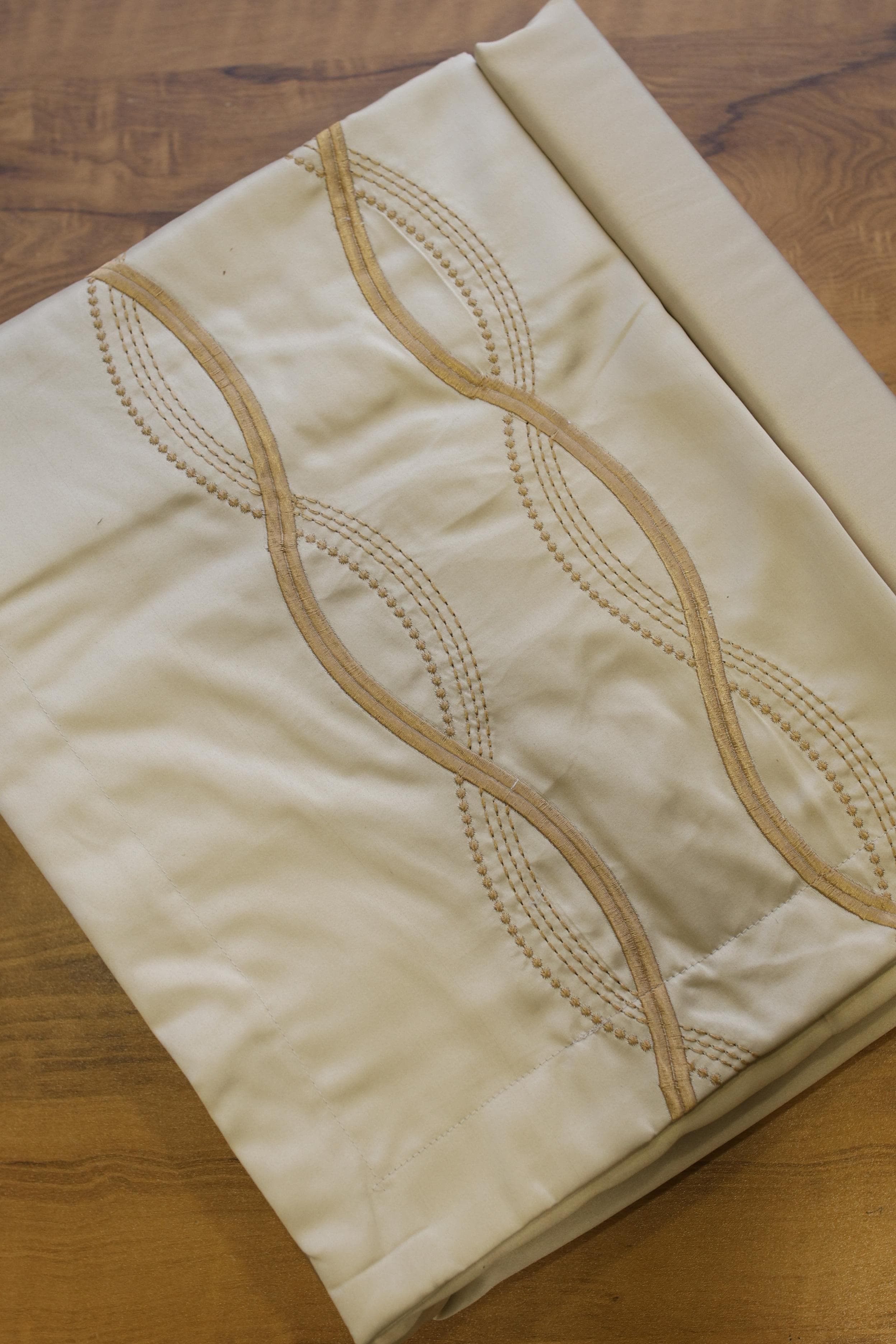 Onam Bedsheets - Essential Queen size bedsheet