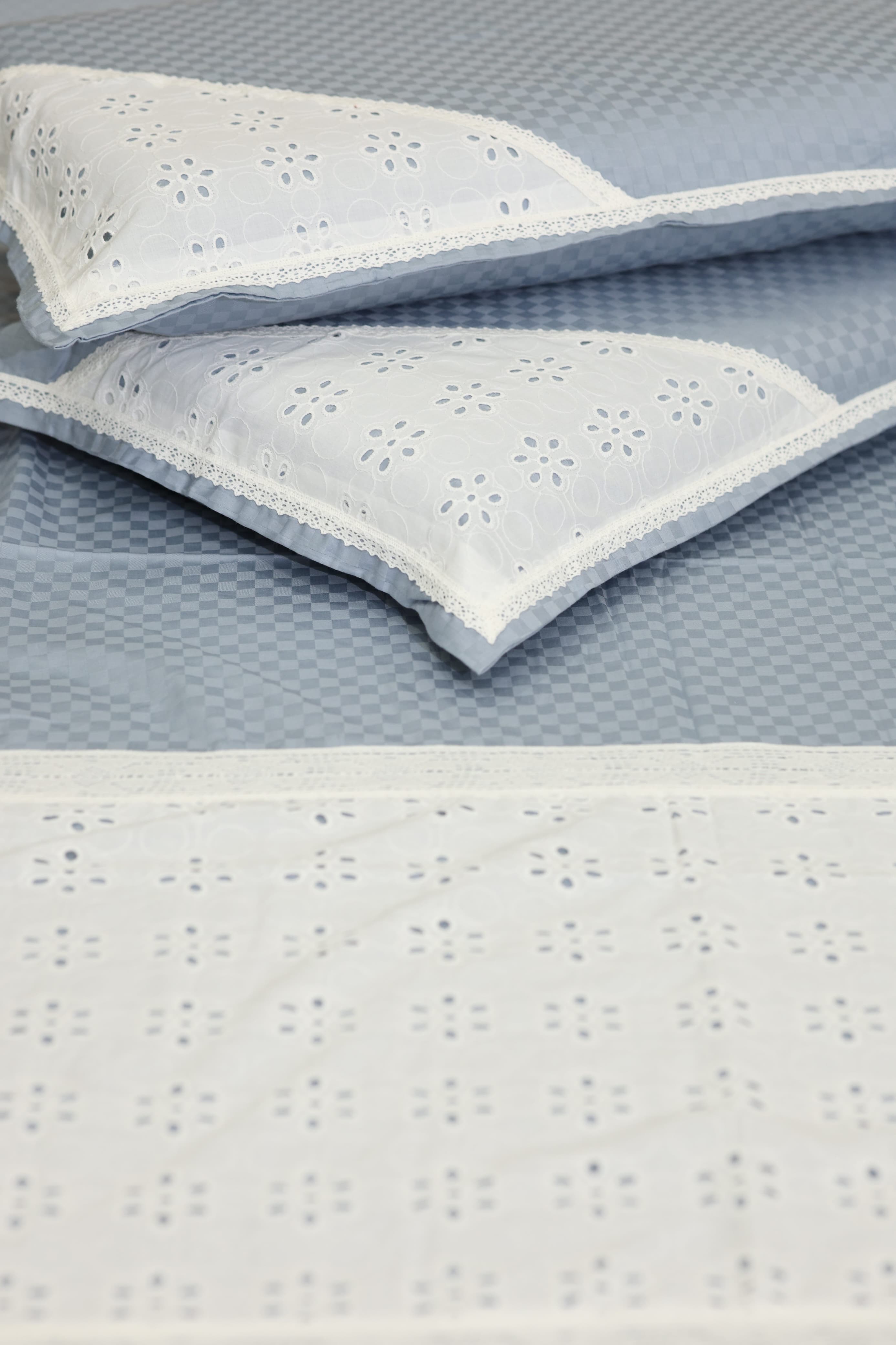 Bedsheets - Premium designer Queen bedsheets dd lace