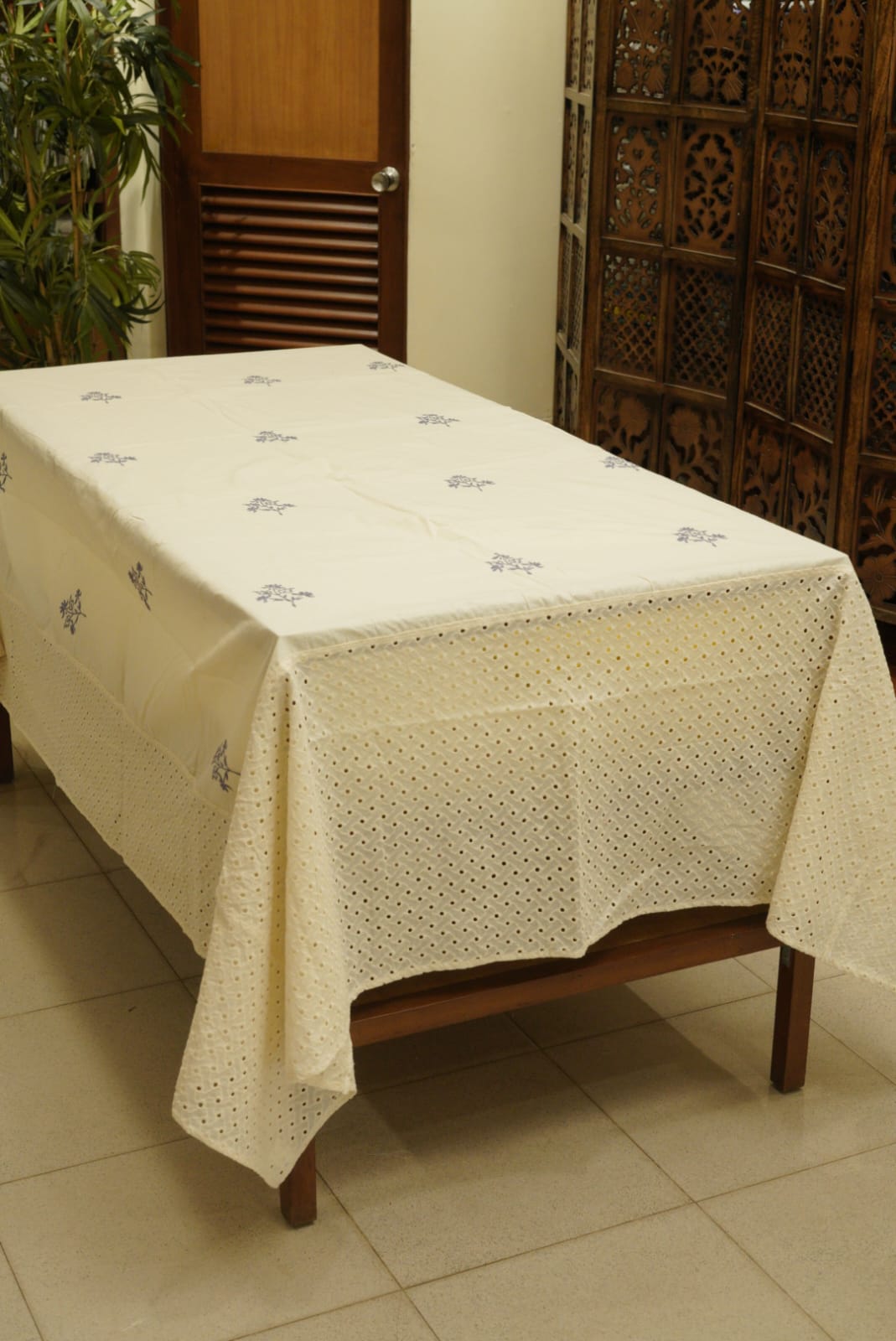 Table cloth -8 seater hand embroidery