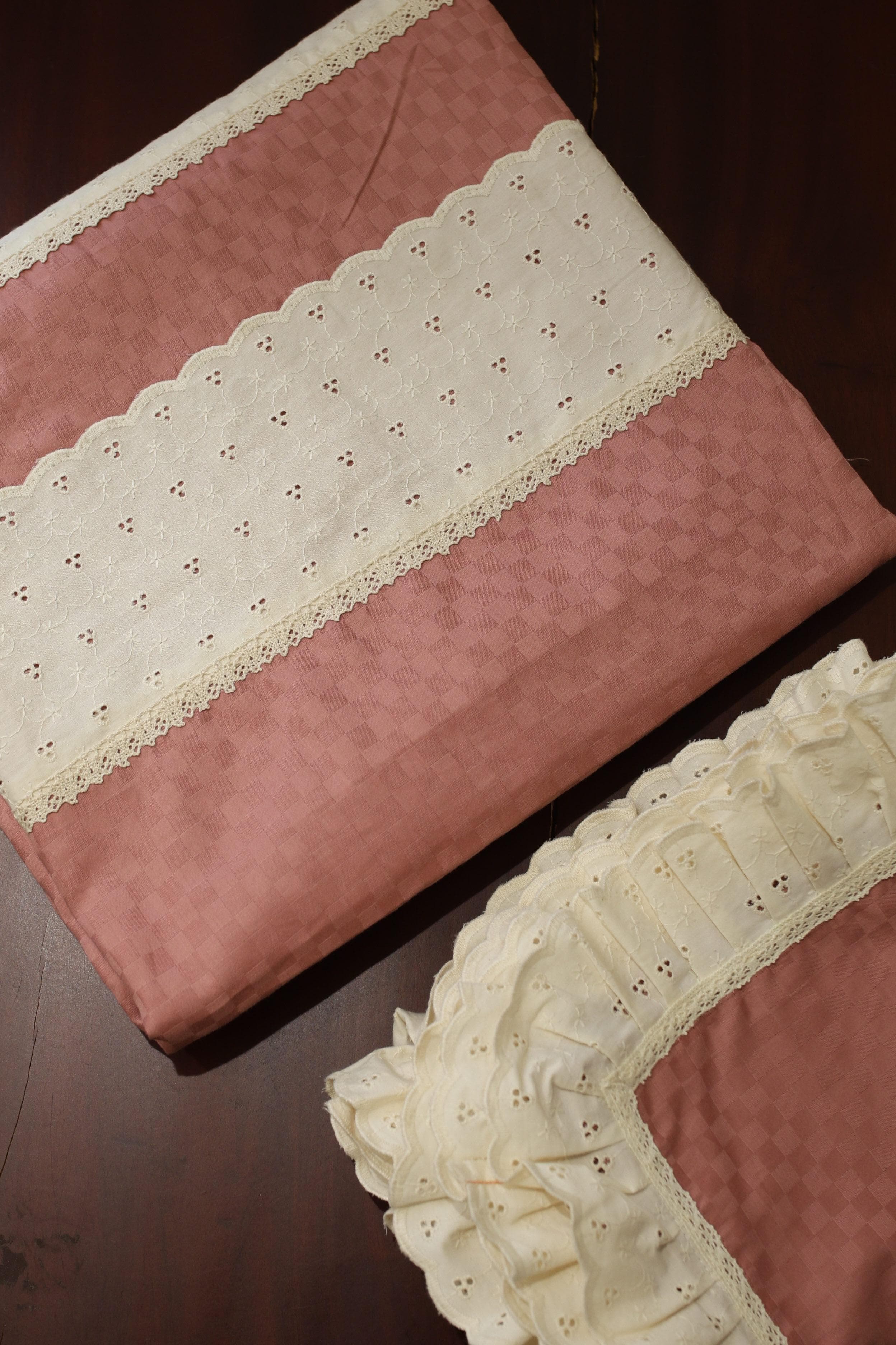 Bedsheets - Premium designer king Ruffle Bedsheets dd lace