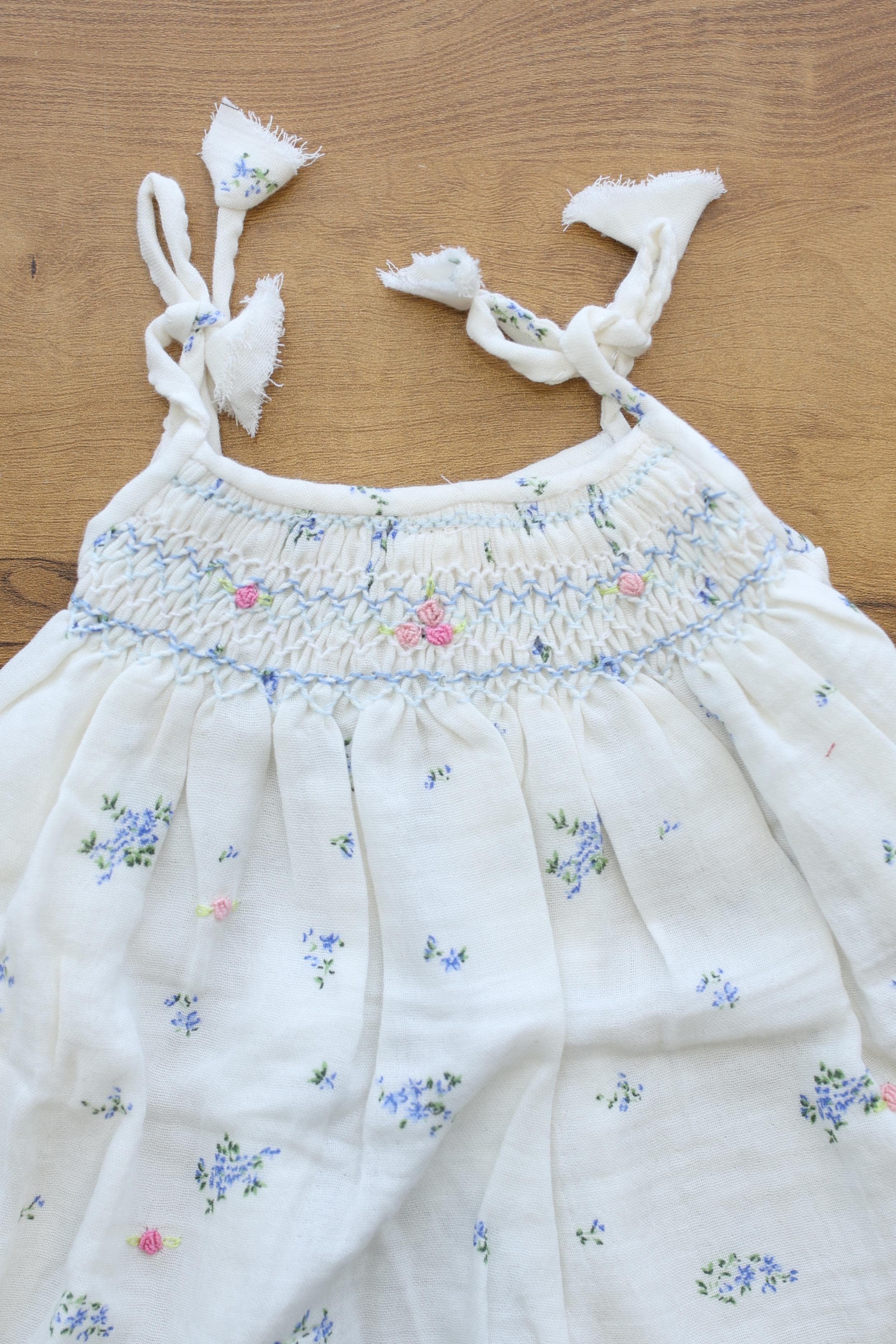 Kids smocked dress 0-3 month