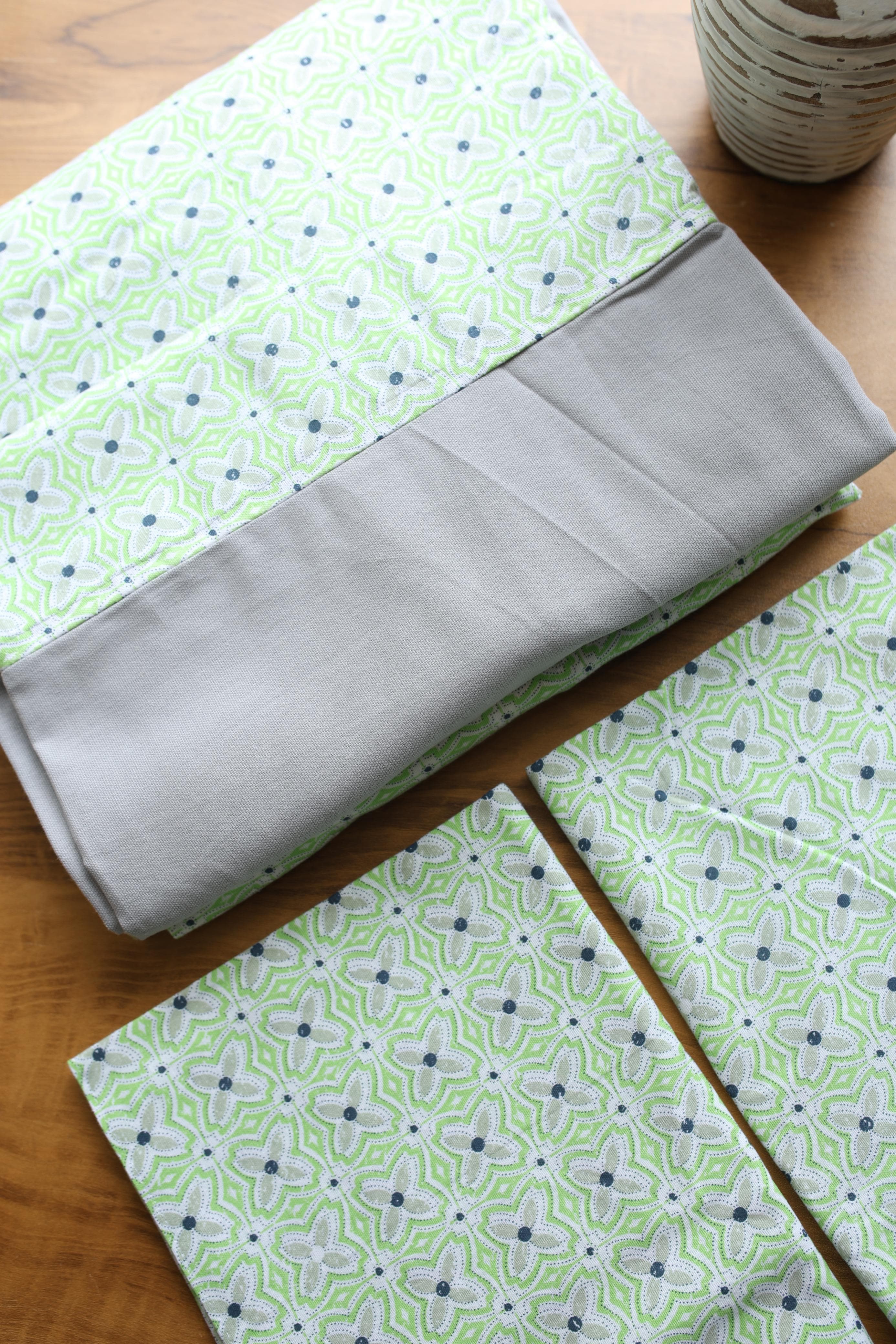 Bedsheets - King daily use border bedsheets
