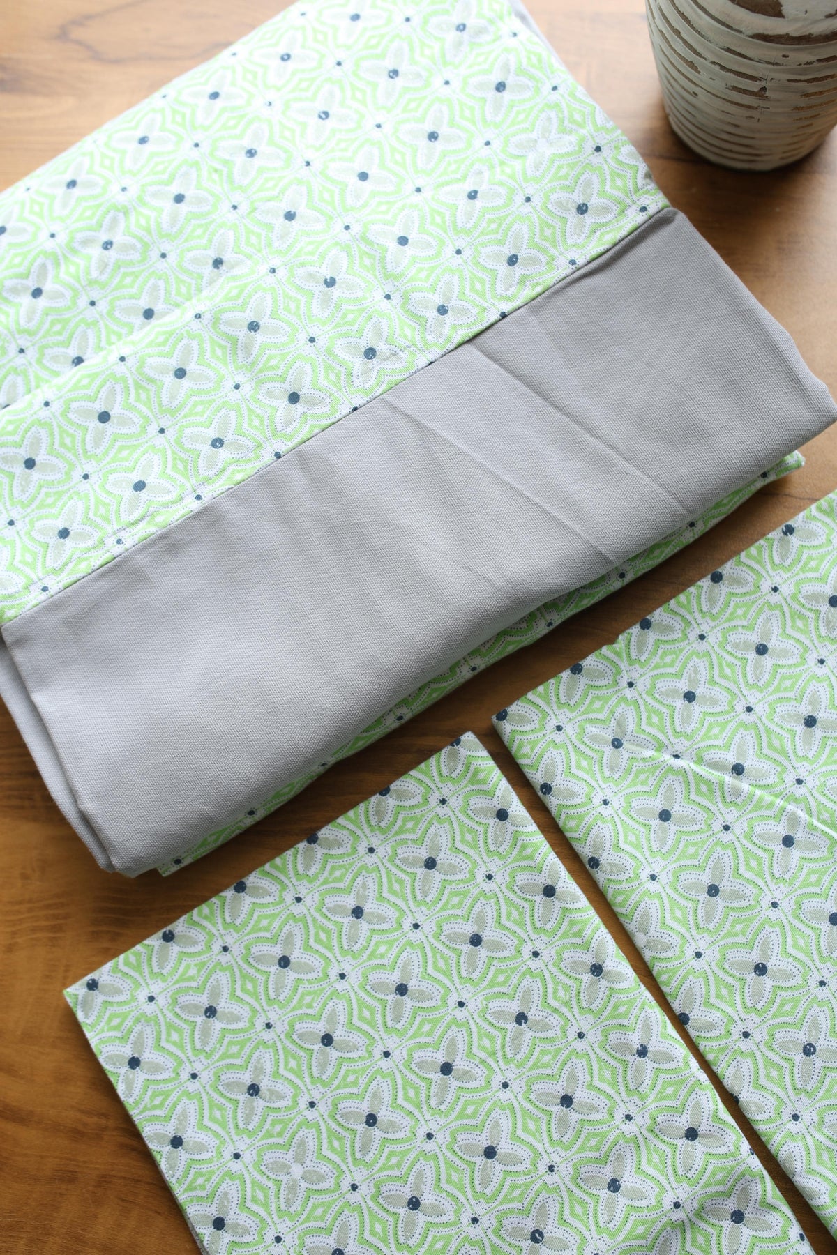 Bedsheets - King daily use border bedsheets