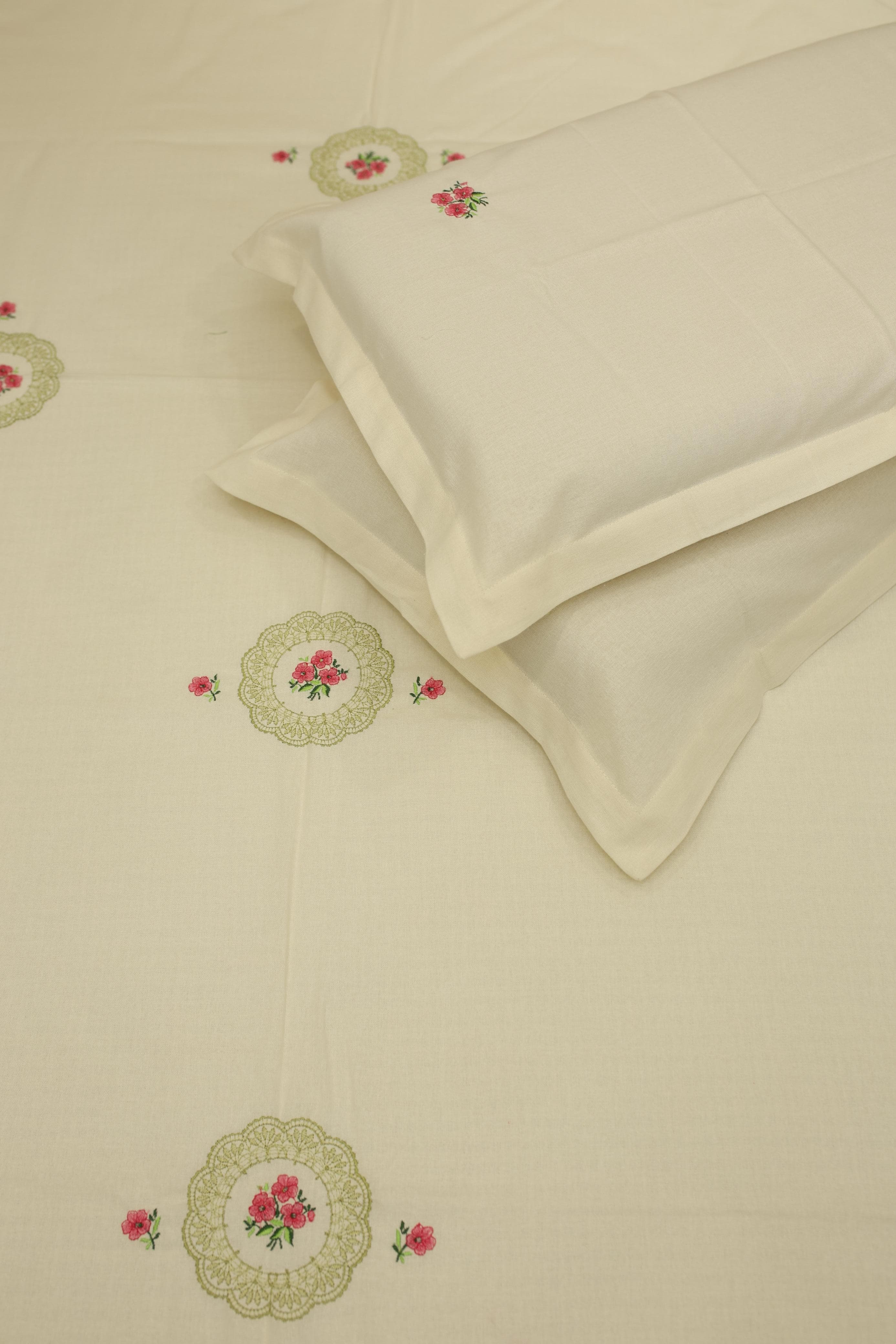 Bedsheets - Queen Premium machine embroidery bedspread off white base