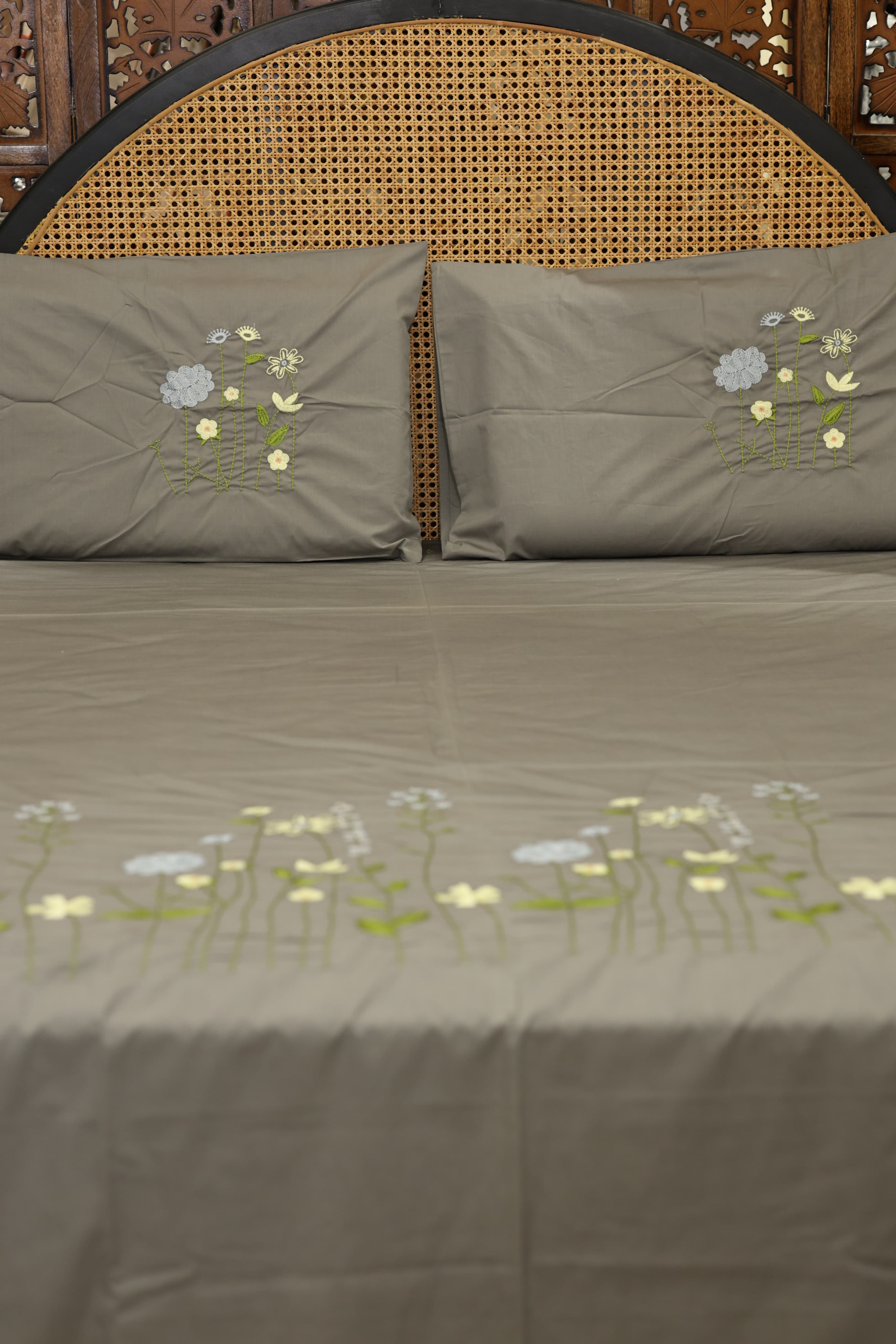 Premium Machine Embroidery Soft Cotton Queen Bedsheet Set - Grey