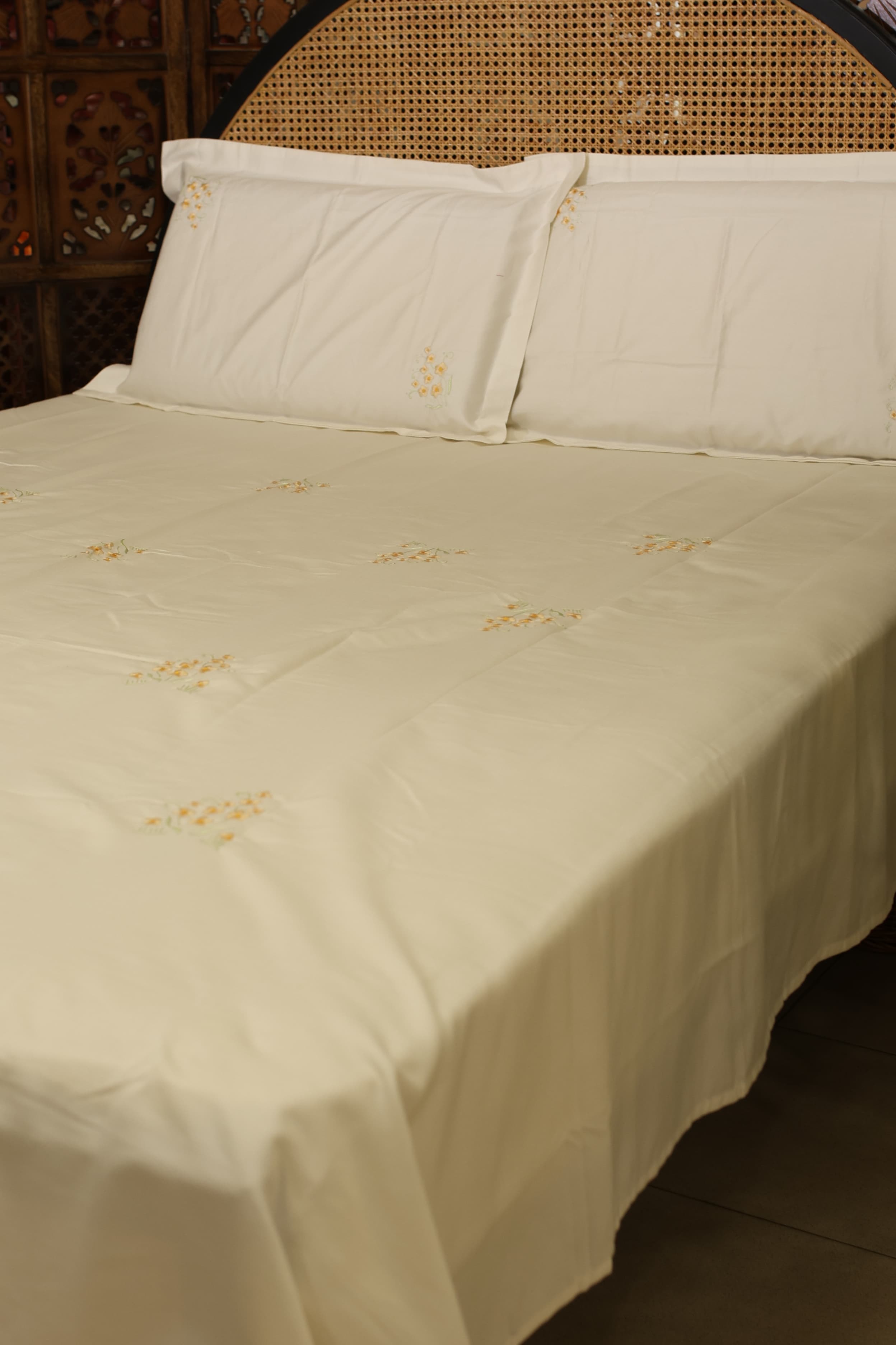 Bedsheets-Premium soft cotton embroidered bedsheets