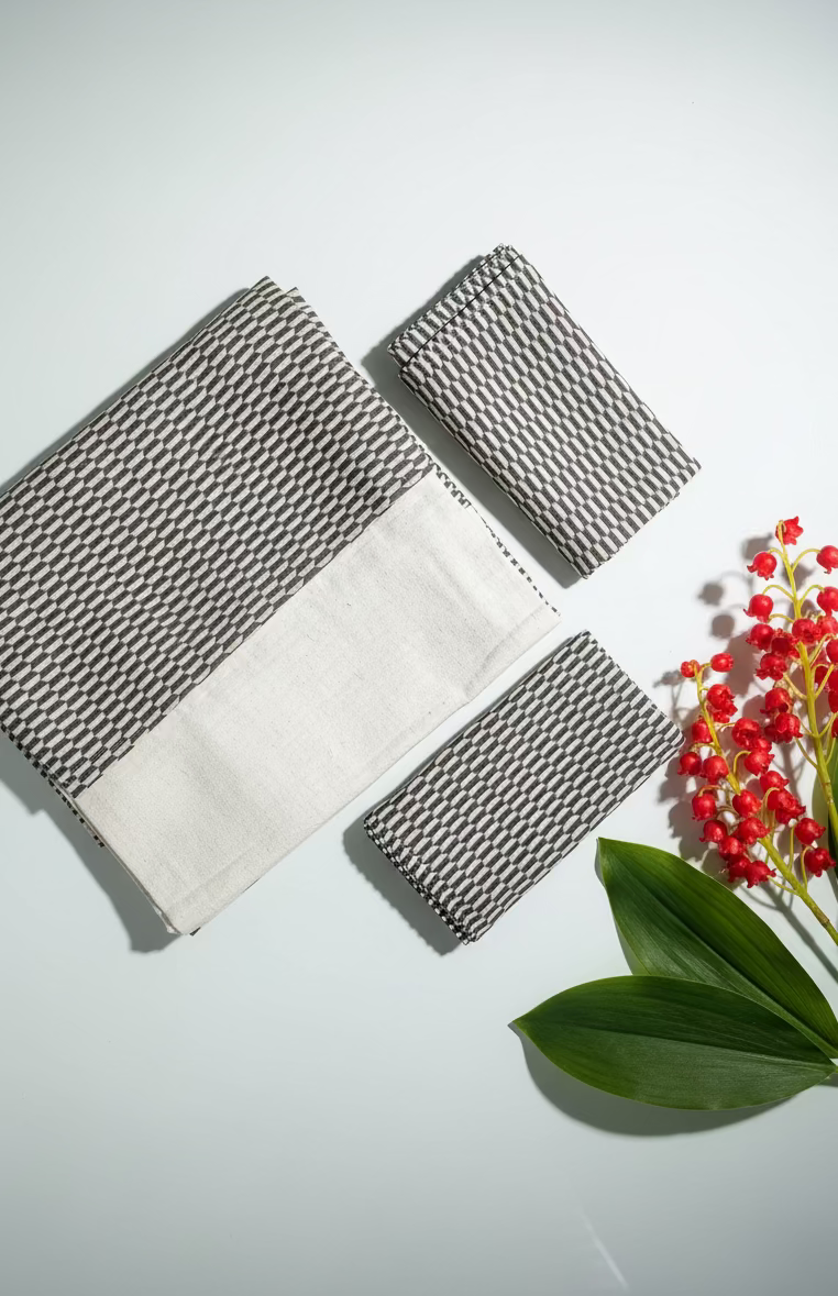 Bedsheets-Queen daily use border bedsheets