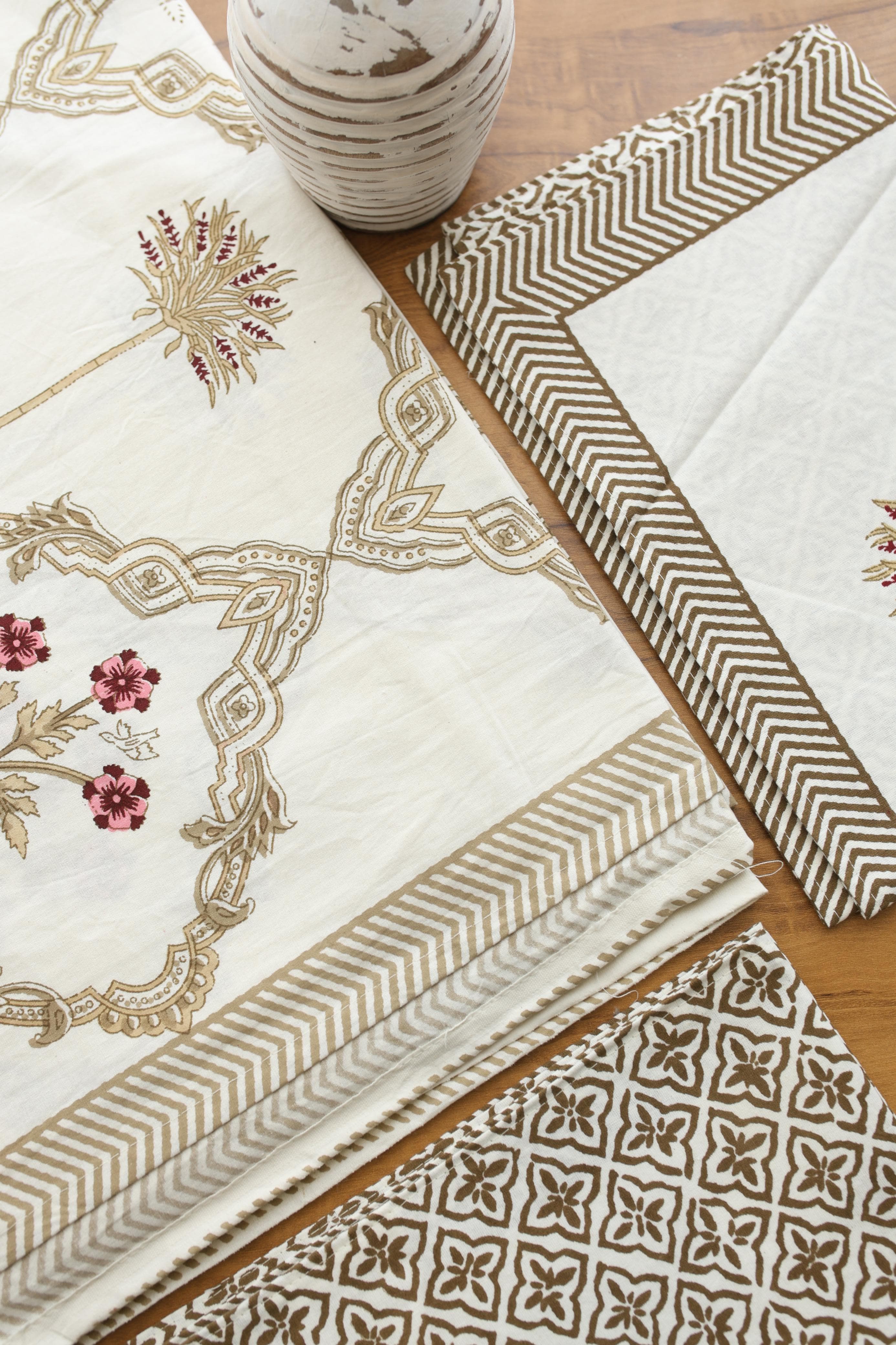 Bedsheets - Handblock queen rajwada print bedsheets