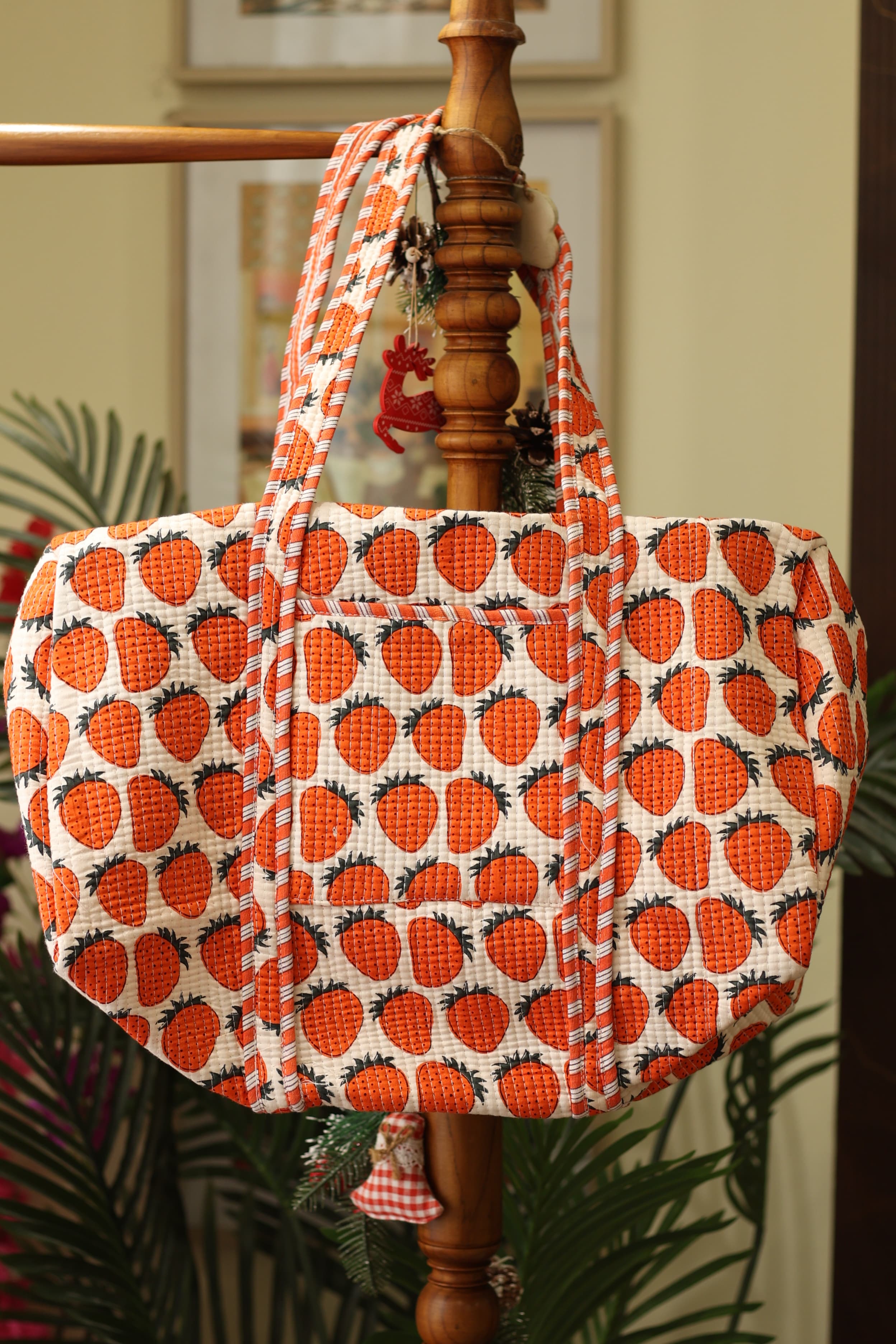 Bags :Quilted duffle bags