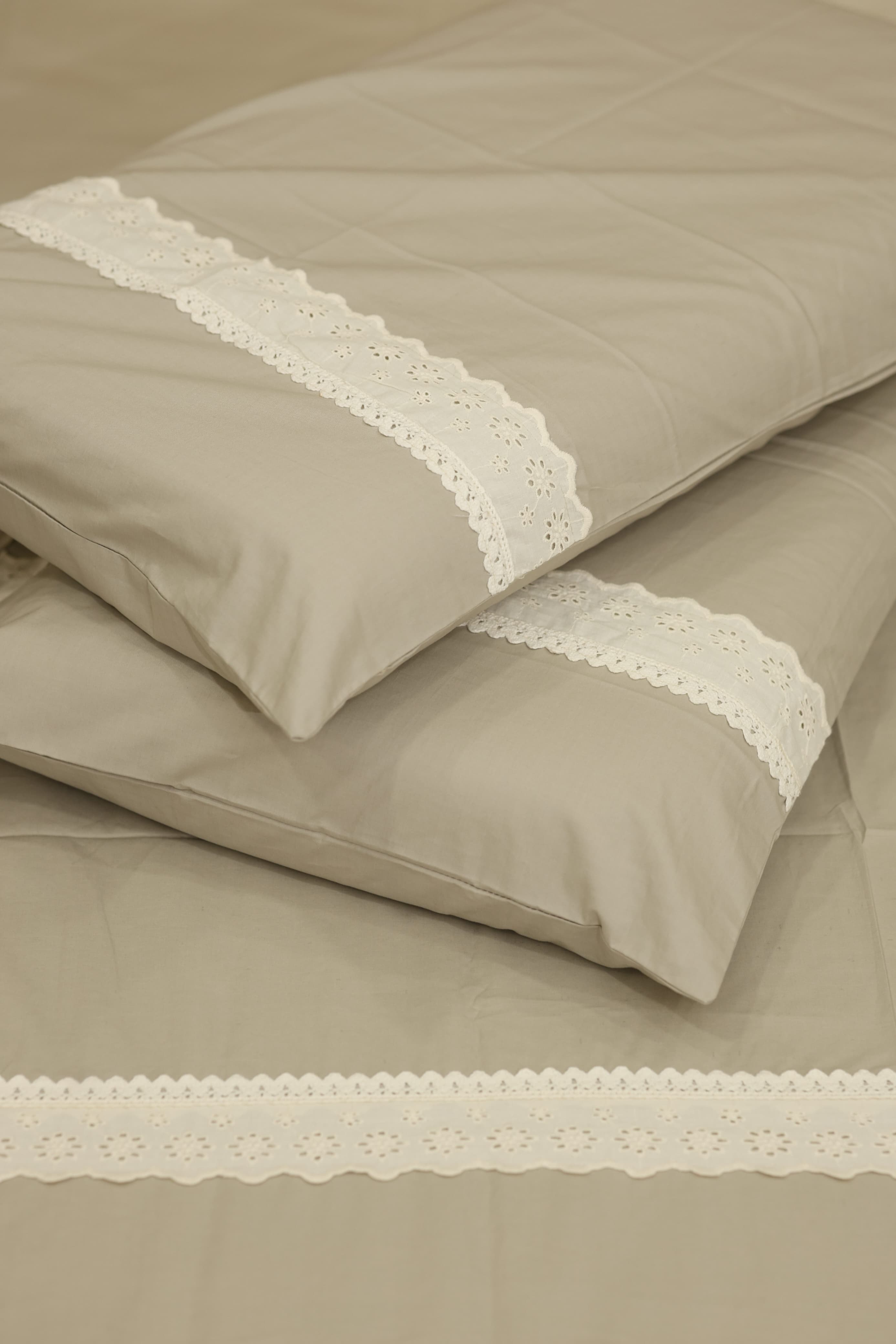 Premium Soft Cotton Lace Bedsheet Set – King Size