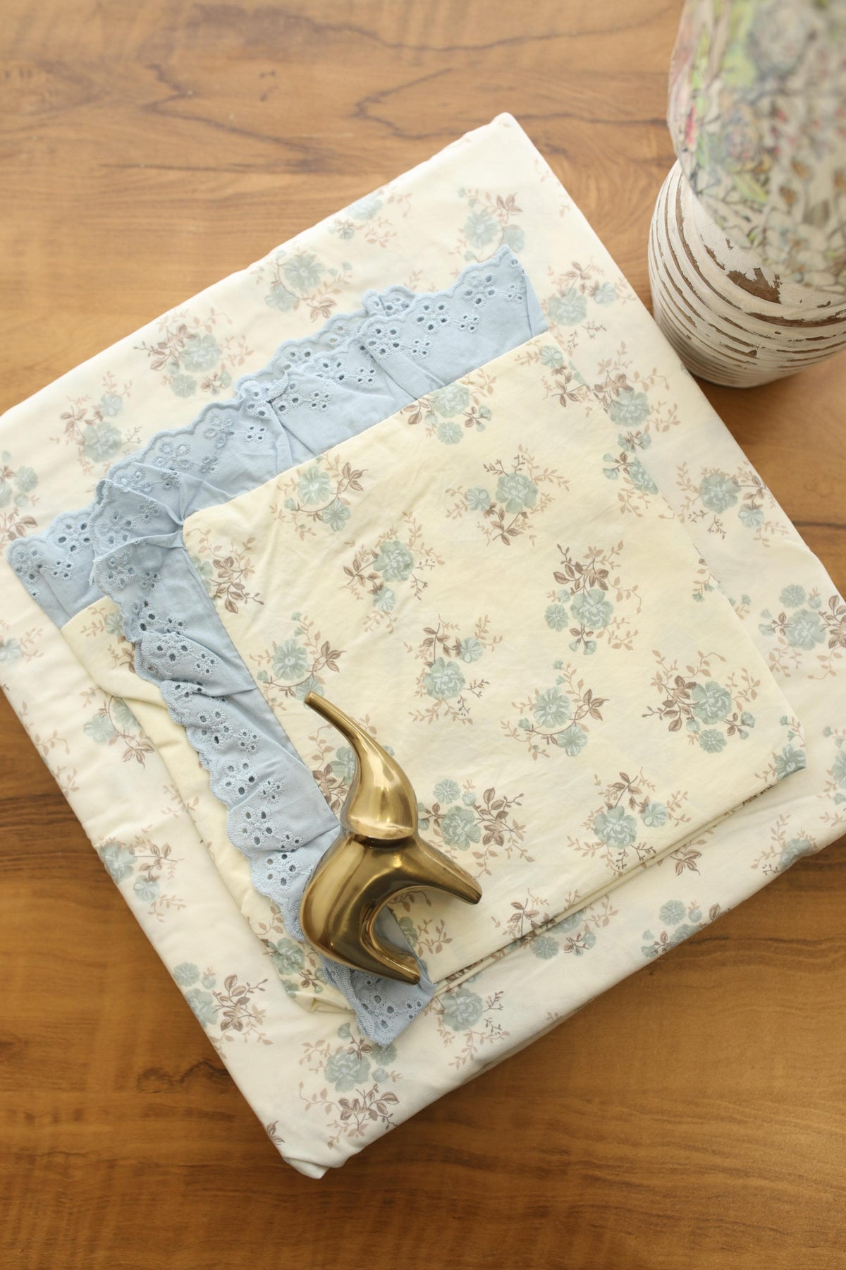 Bedsheets - Premium King soft cotton lace bedsheets majestic