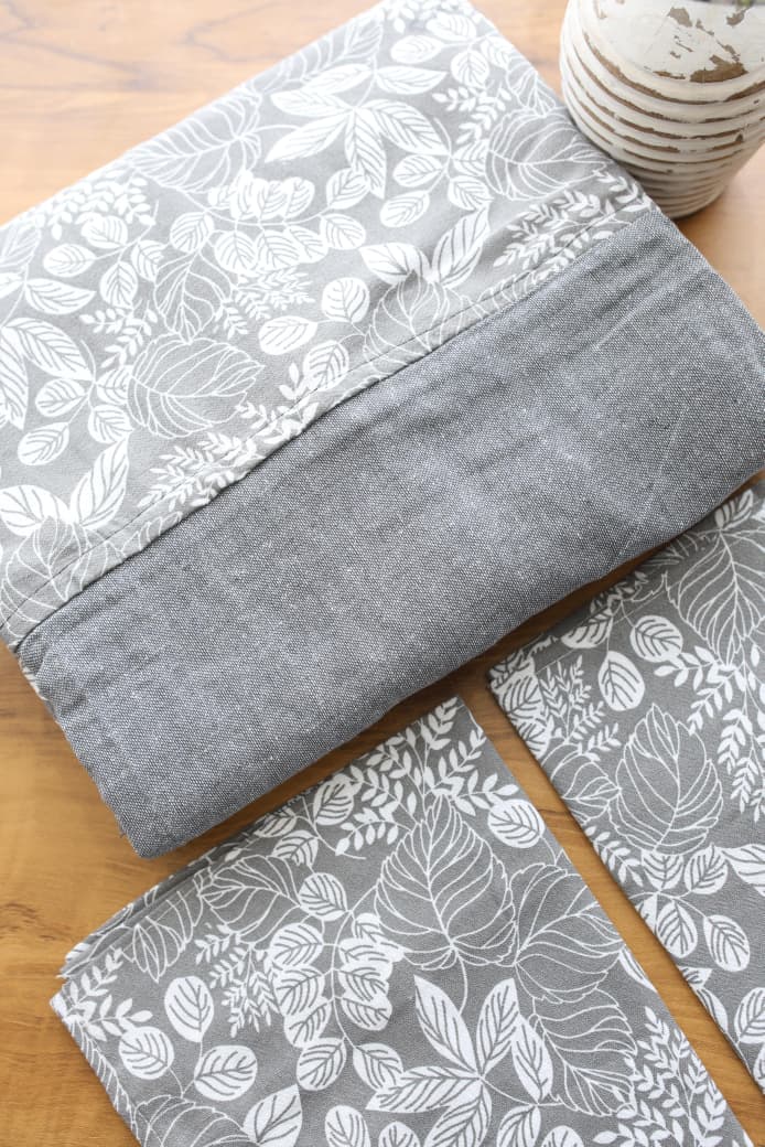 Bedsheets - King daily use border bedsheets
