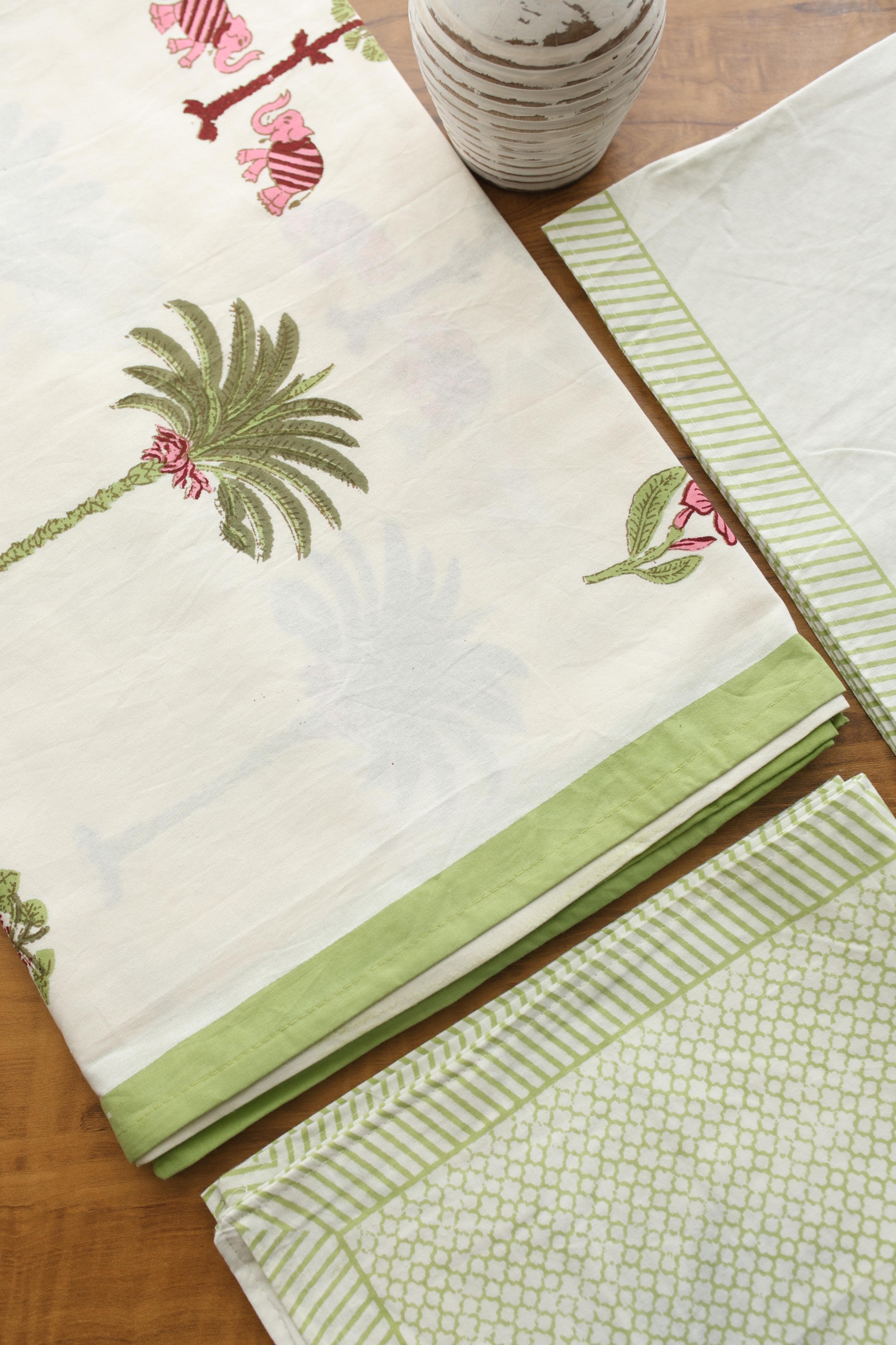 Bedsheets - Handblock queen rajwada print bedsheets