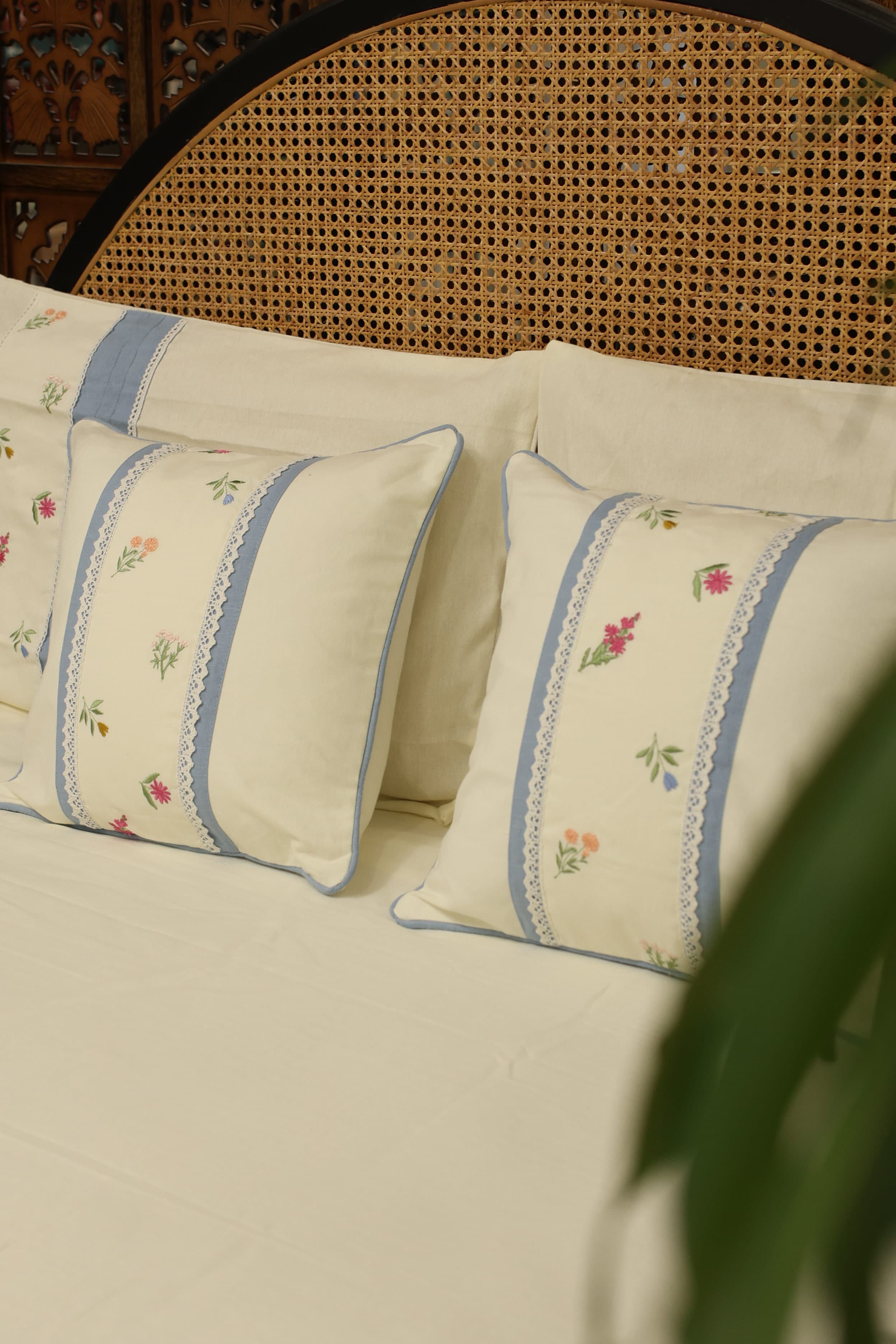 Bedsheets - Queen premium Machine Embroidery Bedsheet multi
